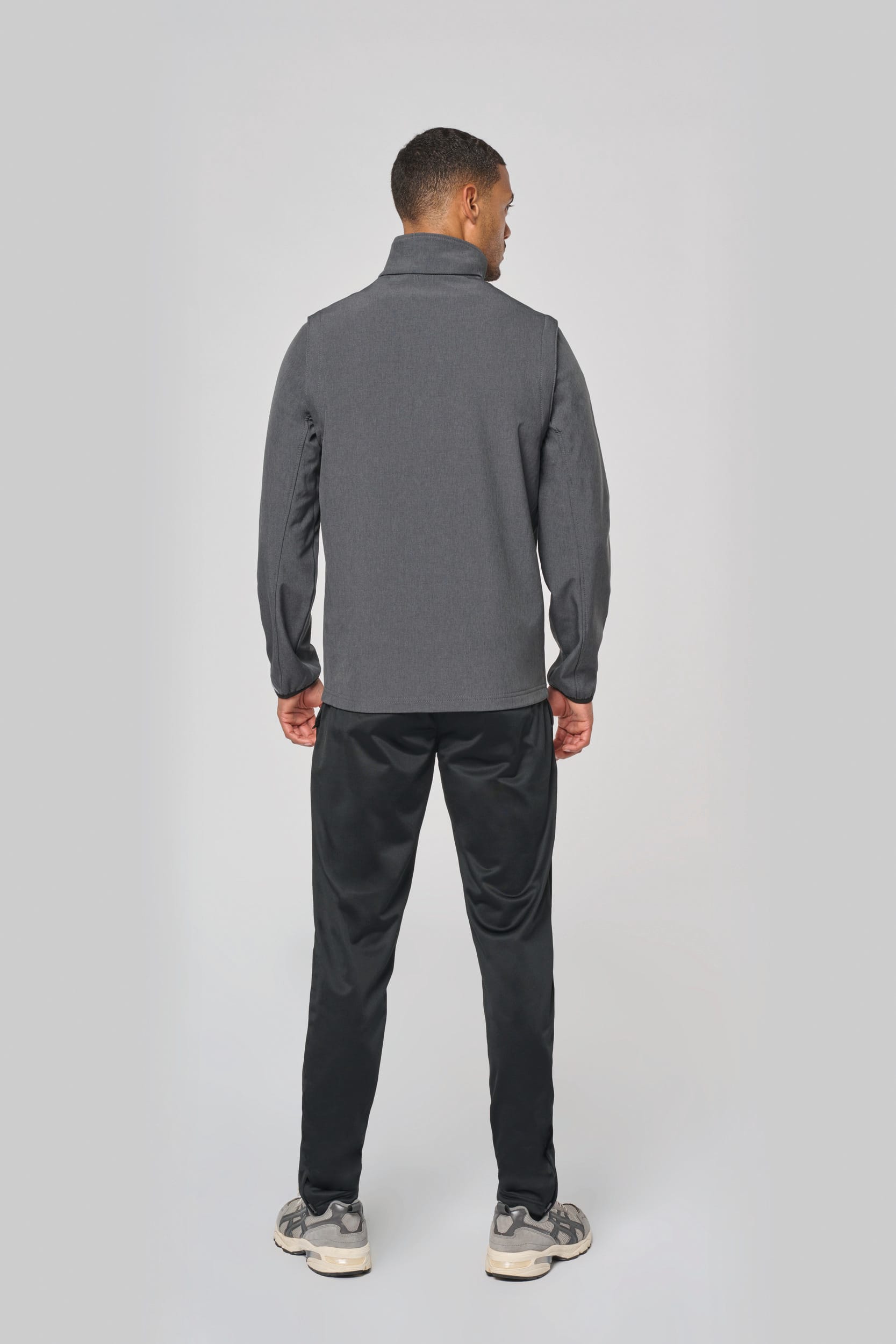 Softshelljacke mit abnehmbaren Ärmeln