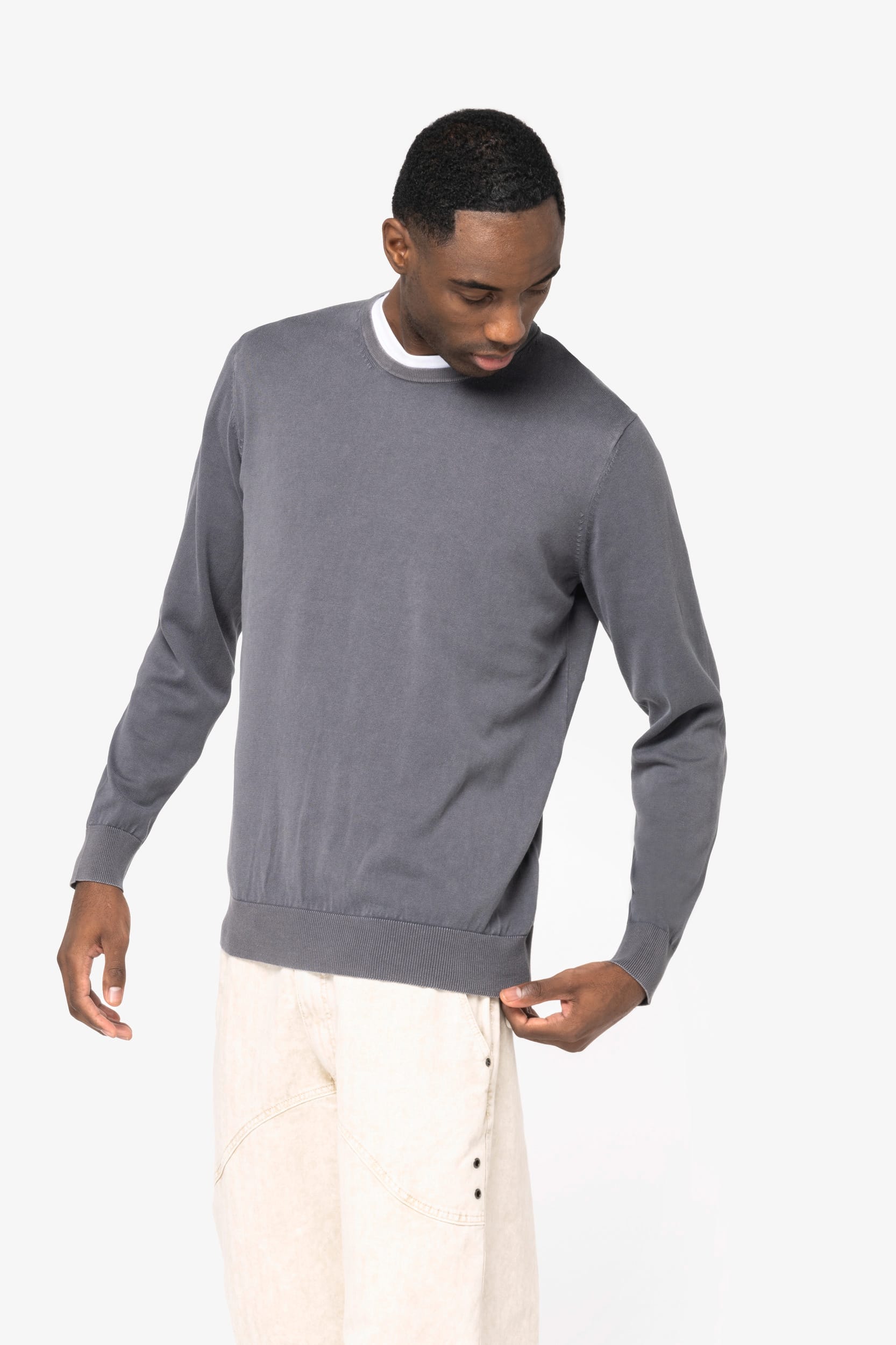 Umweltfreundlicher ausgewaschener Herrenpullover mit Rundhalsausschnitt