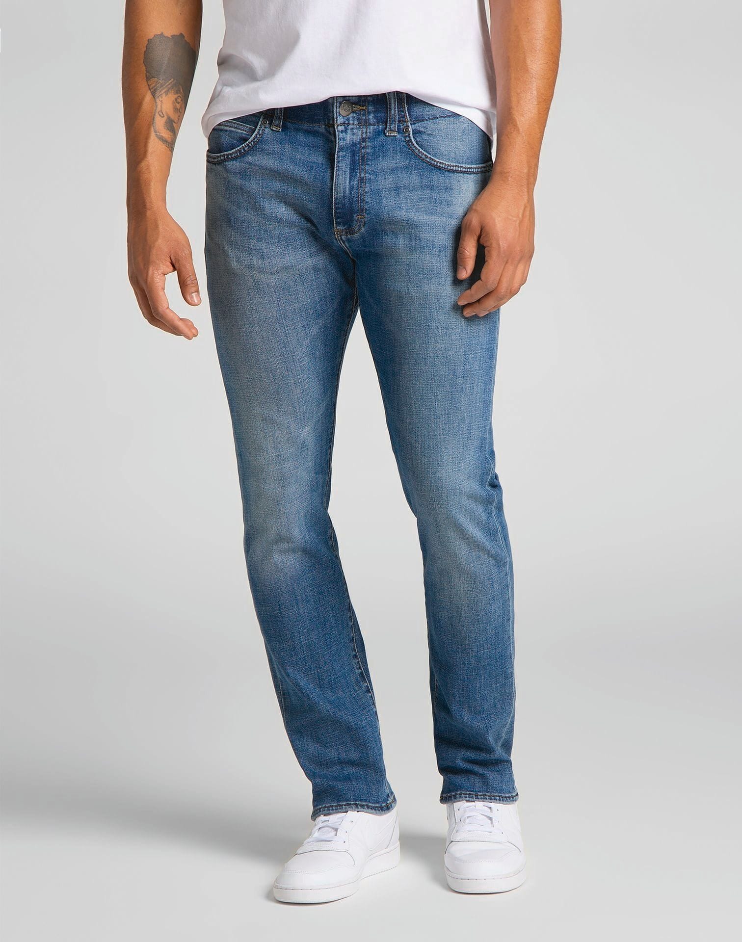Extreme Motion Slim Fit Jeans