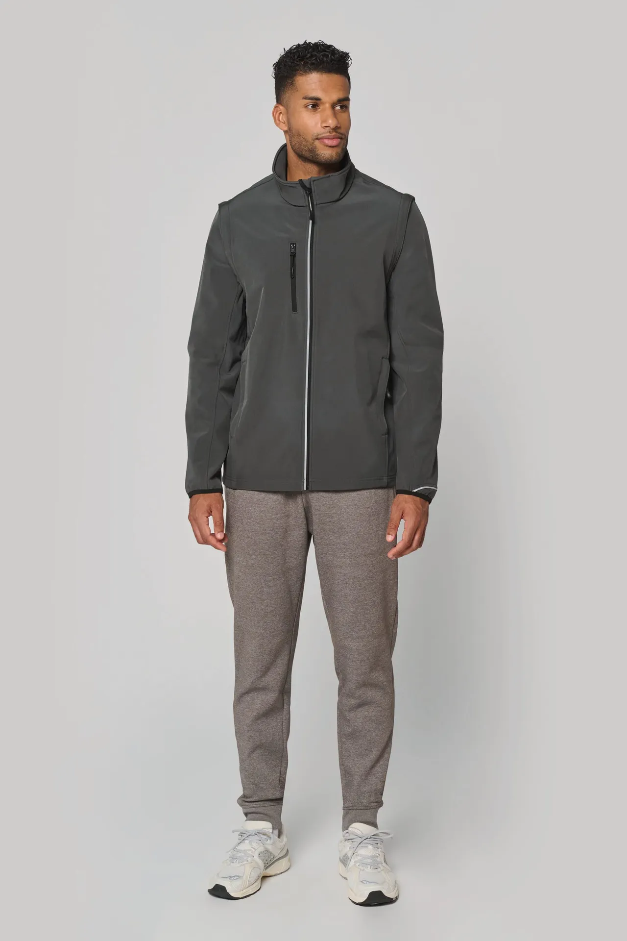 Softshelljacke mit abnehmbaren Ärmeln