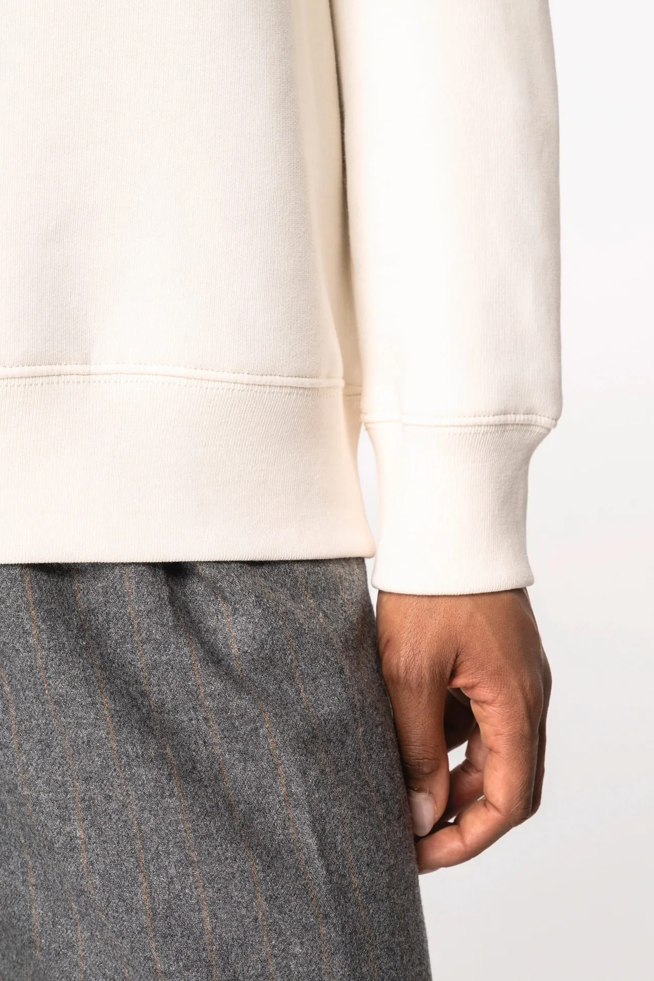 Umweltfreundliches Unisex-Sweatshirt mit Reißverschluss, Polokragen und überschnittenen Schultern