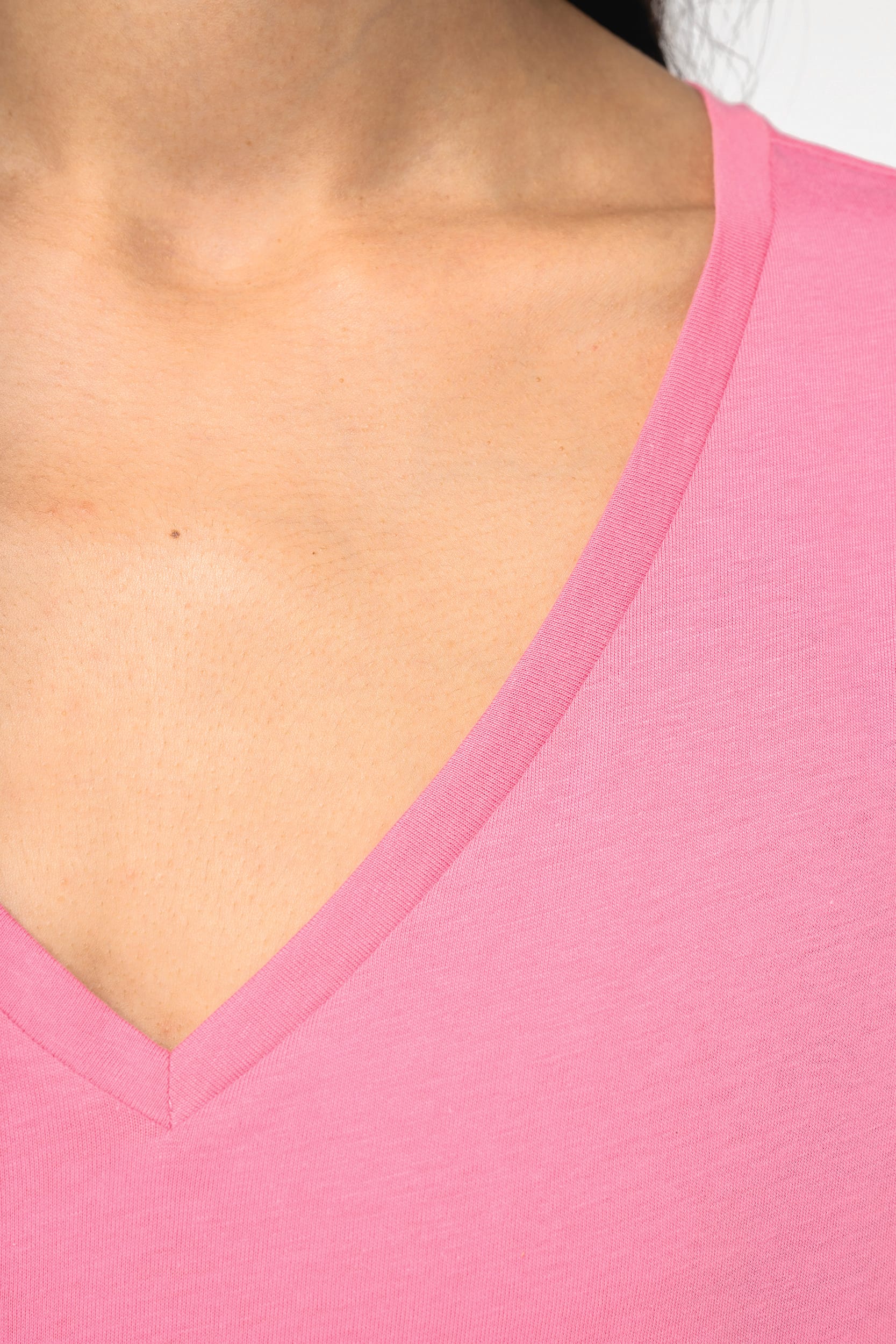 Umweltfreundliches Loose Damen-T-Shirt mit V-Ausschnitt