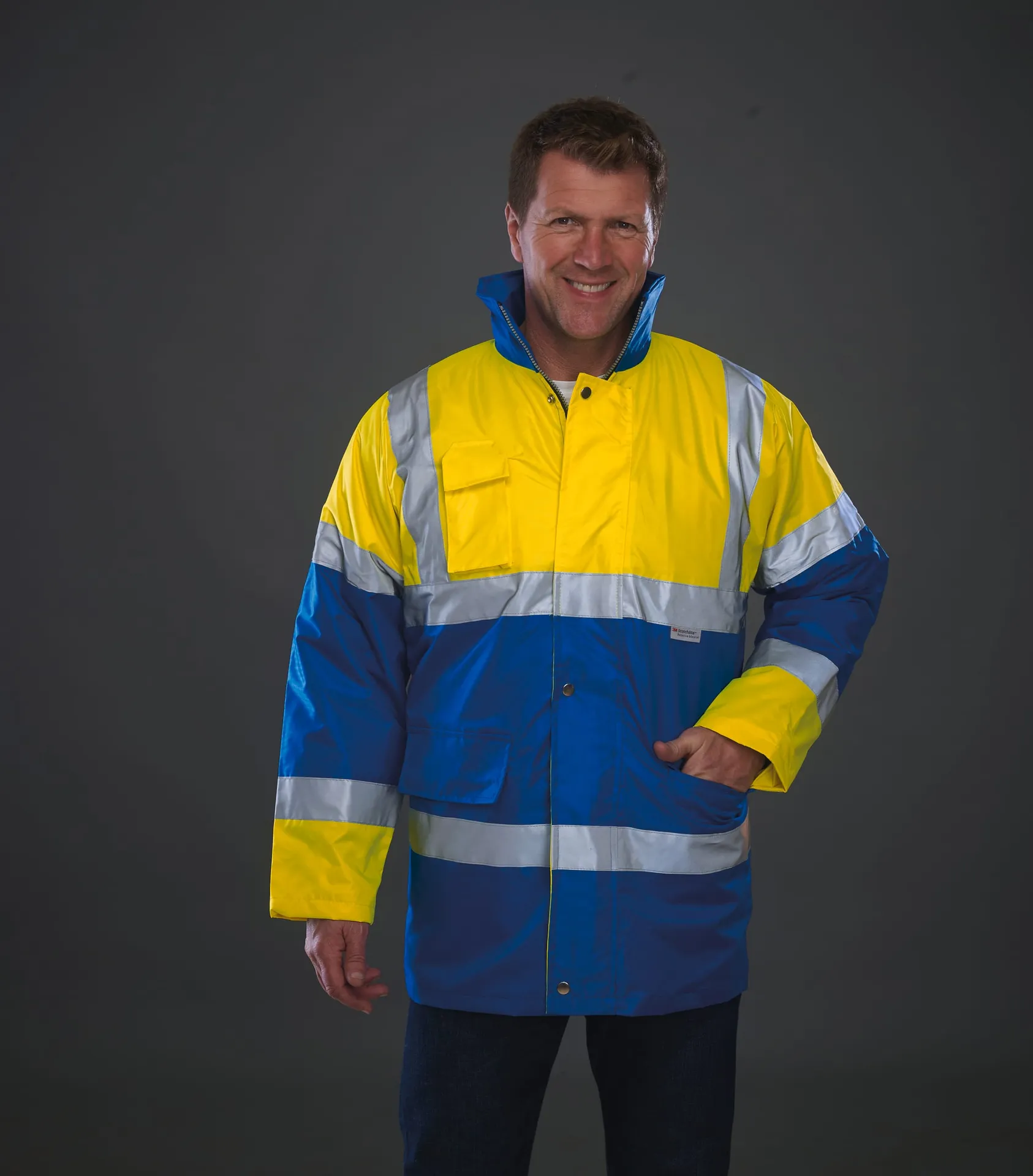 Kontrastfarbene Warn-Jacke