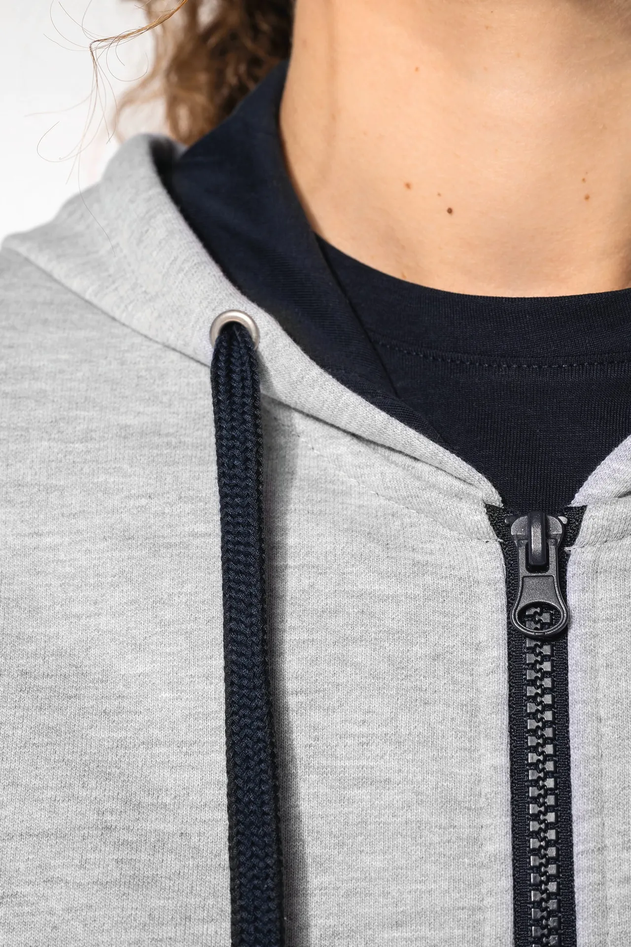 DAMEN-KAPUZENSWEATSHIRT BICOLOR mit Reißverschluss