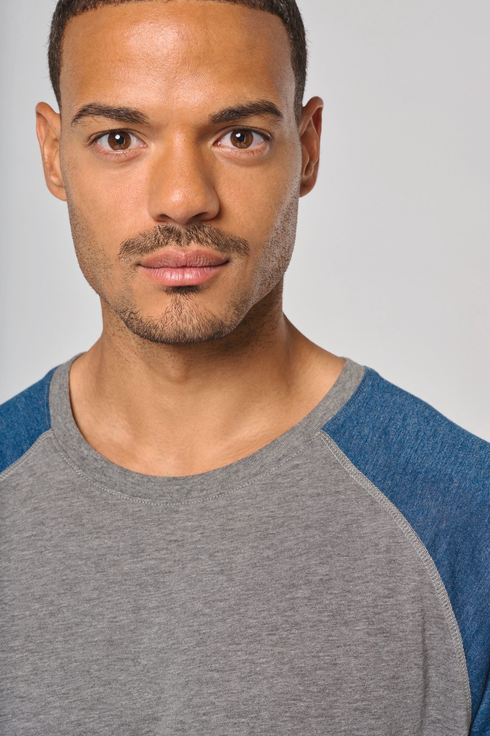 Zweifarbiges Triblend Sport-T-Shirt mit kurzen Ärmeln für Erwachsene