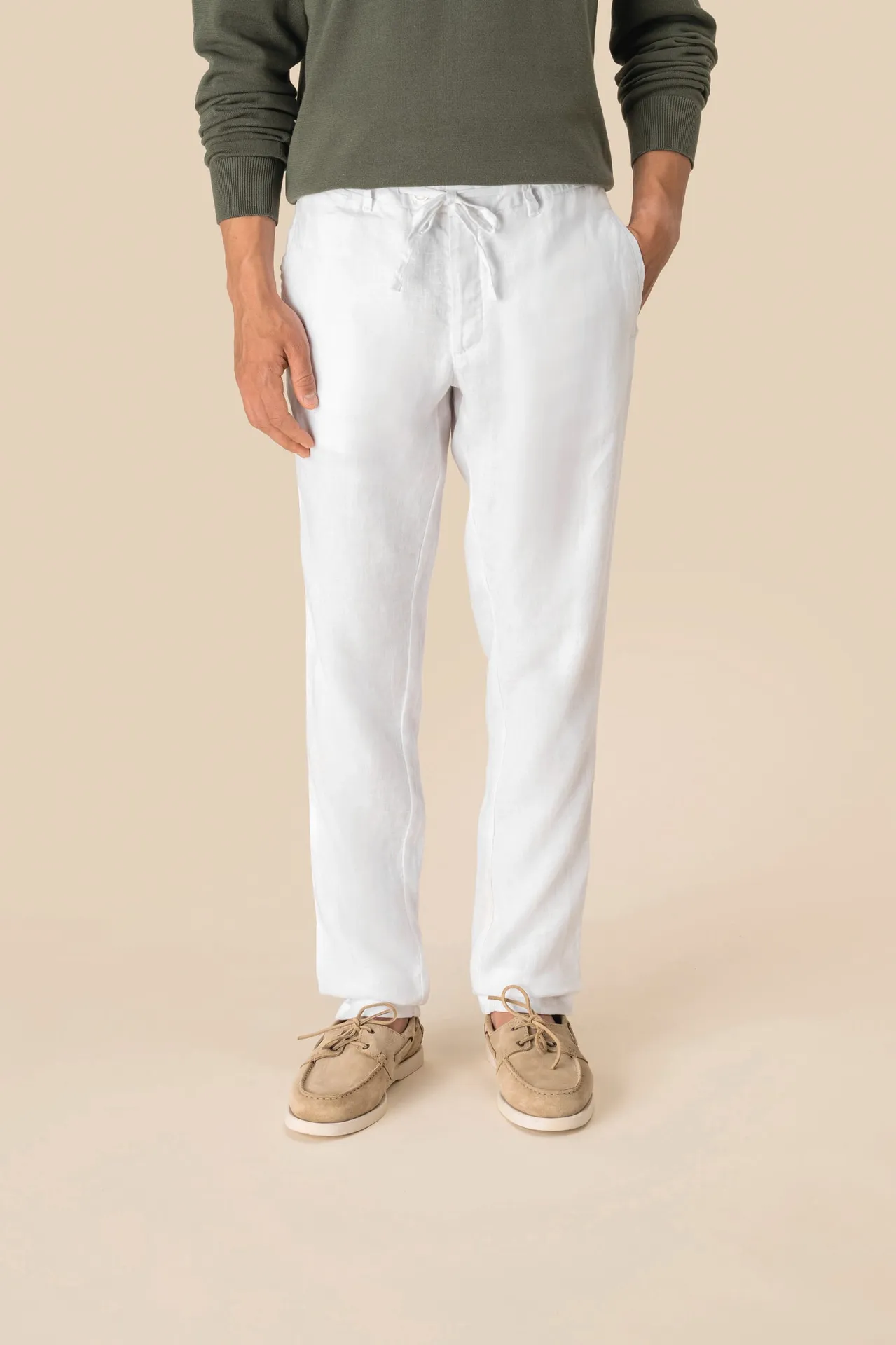 Ausgewaschene Herrenhose aus Leinen