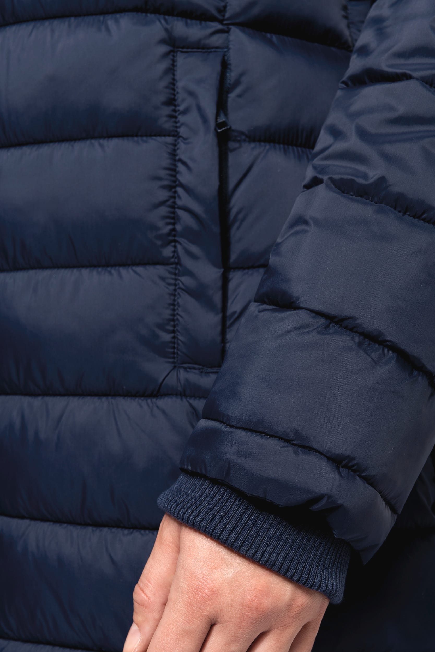 Leichter Damen-Daunenparka mit Kapuze