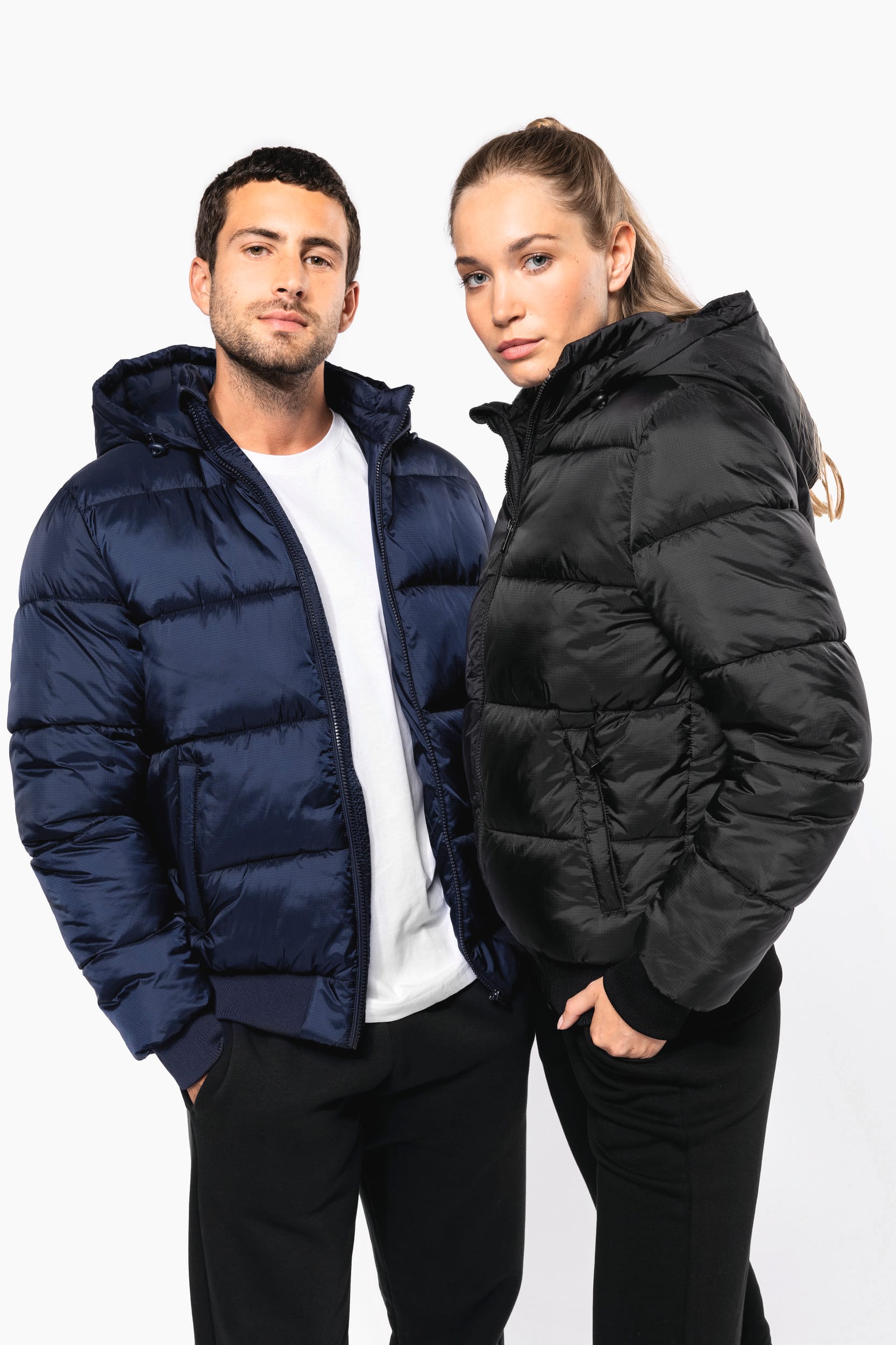 Recycelte Unisex-Ripstop-Jacke mit Kapuze Recycelte Unisex-Ripstop-Jacke mit Kapuze