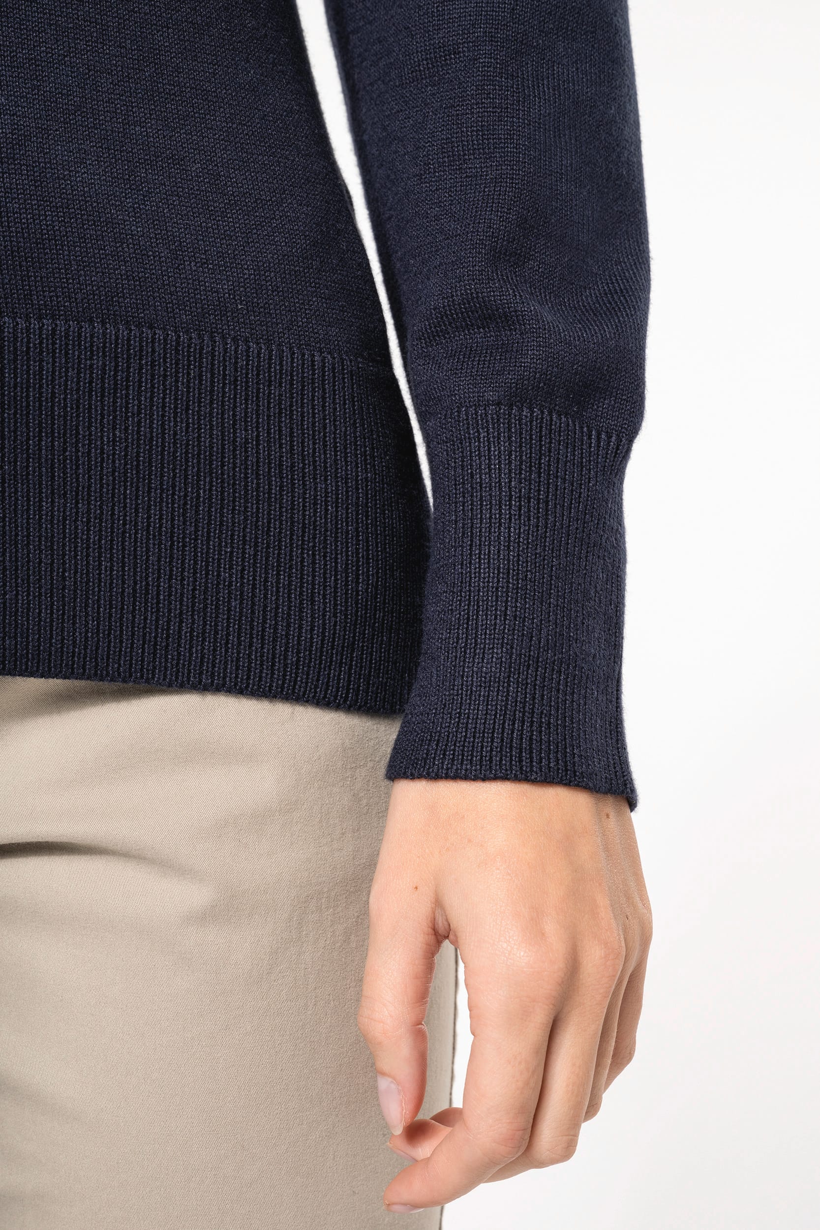 Damenpullover mit V-Ausschnitt
