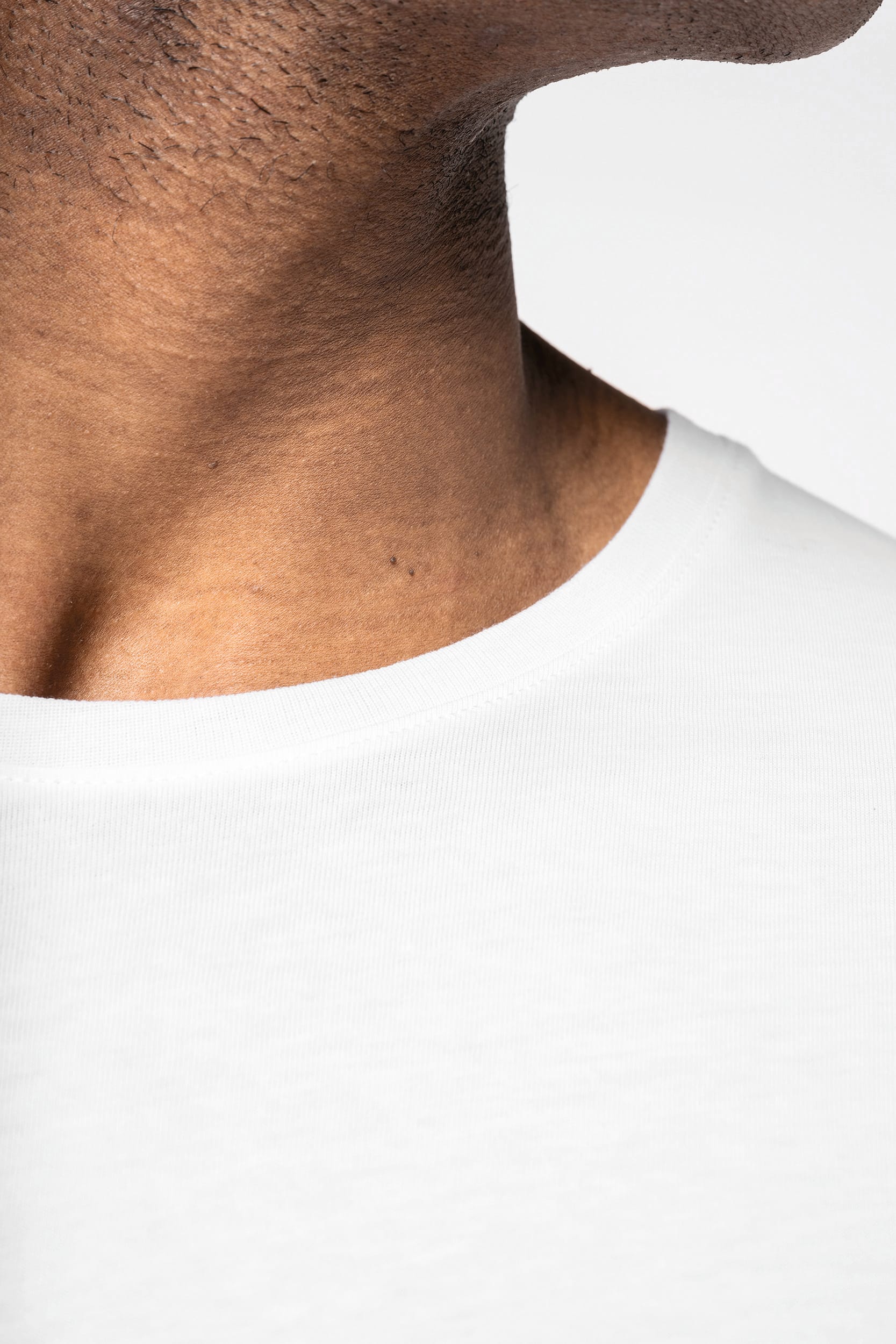 Herren-T-Shirt mit abgerundetem Saum