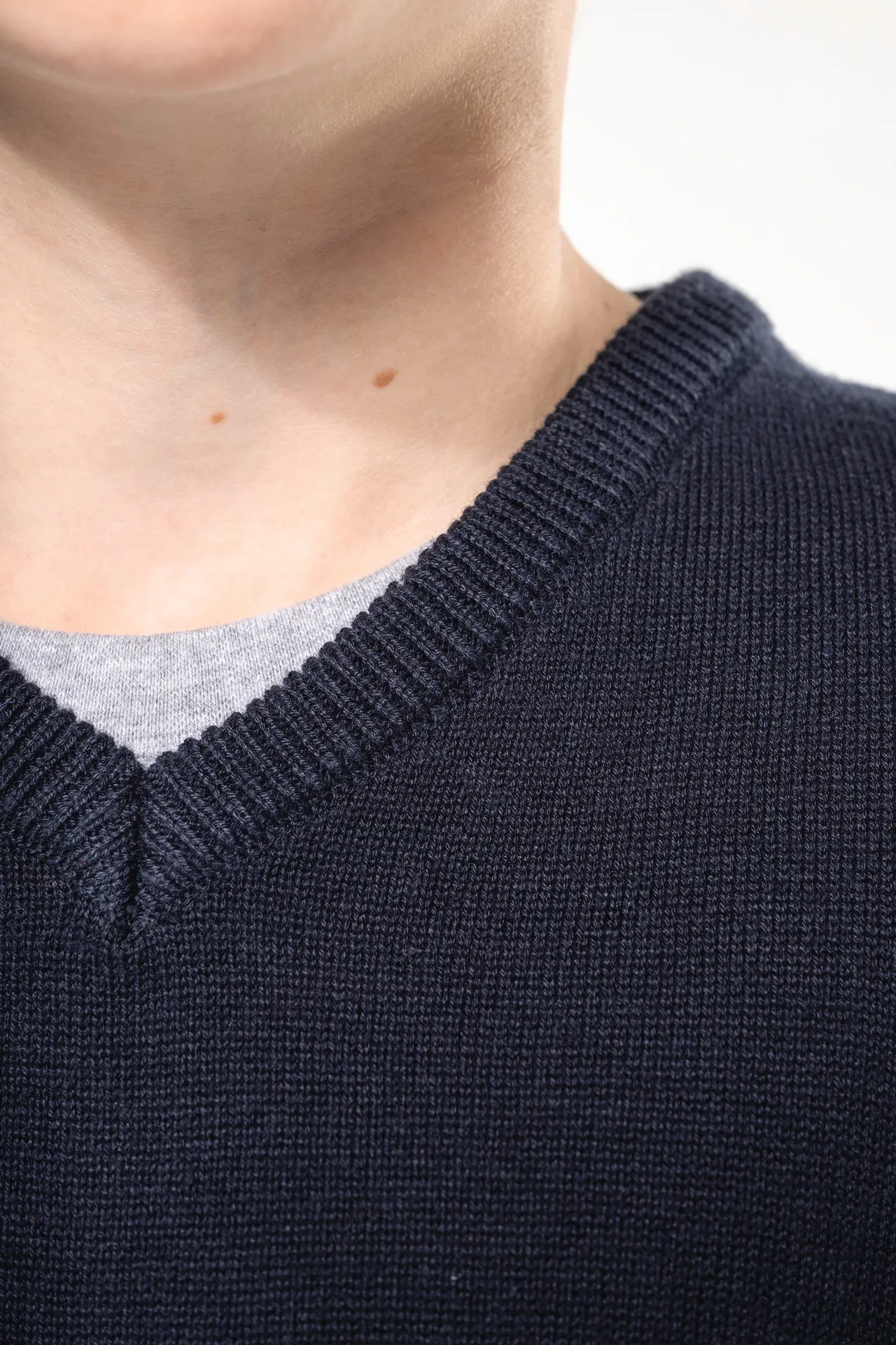 Kinder-Pullover mit V-Ausschnitt