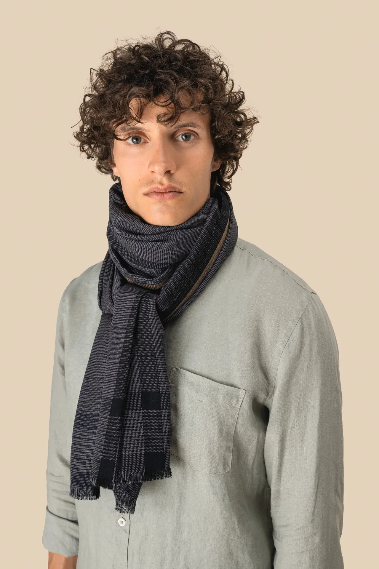 Kariertes Unisex-Schal