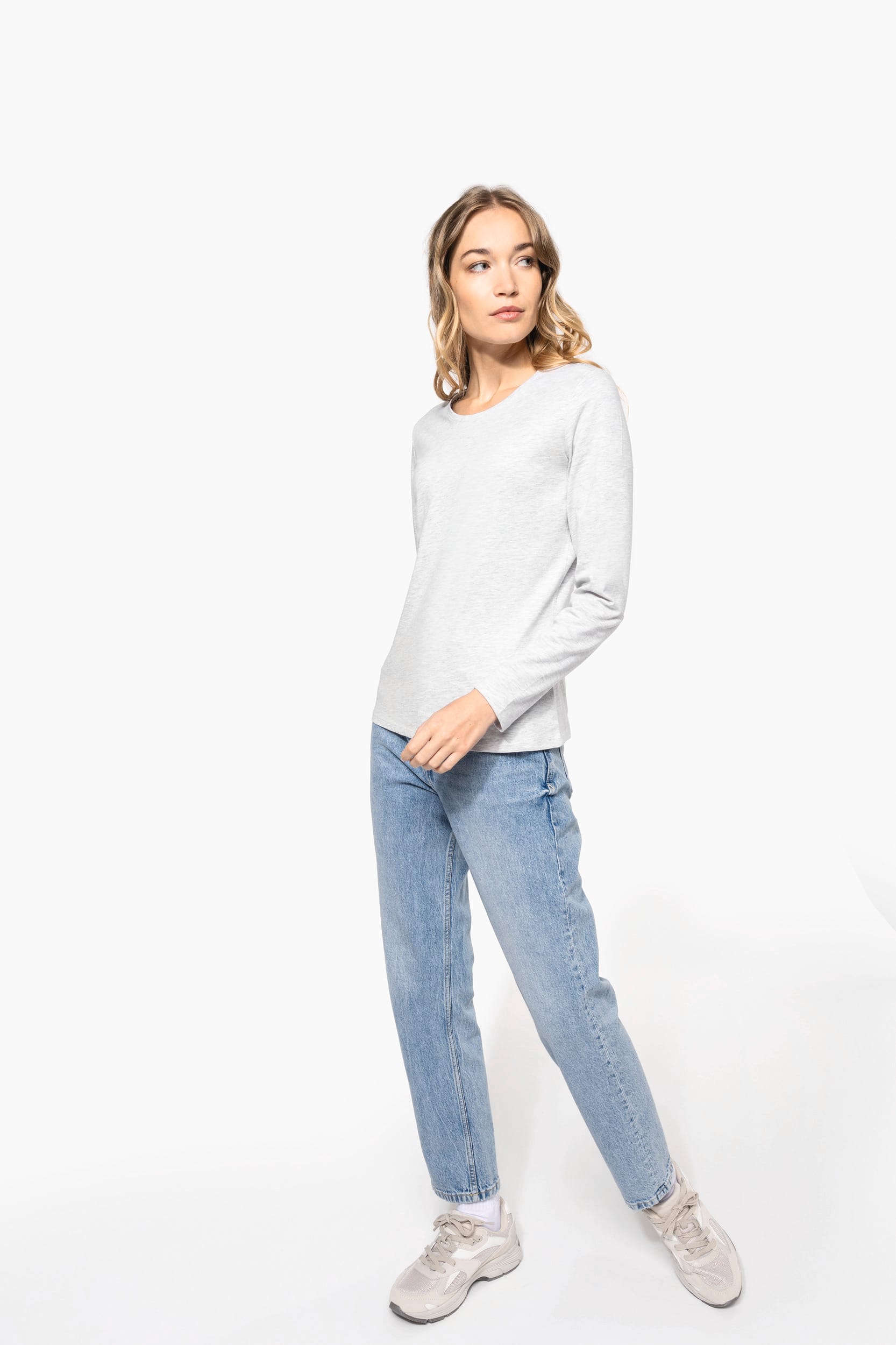 Ladies' long-sleeved crew neck T-shirt
