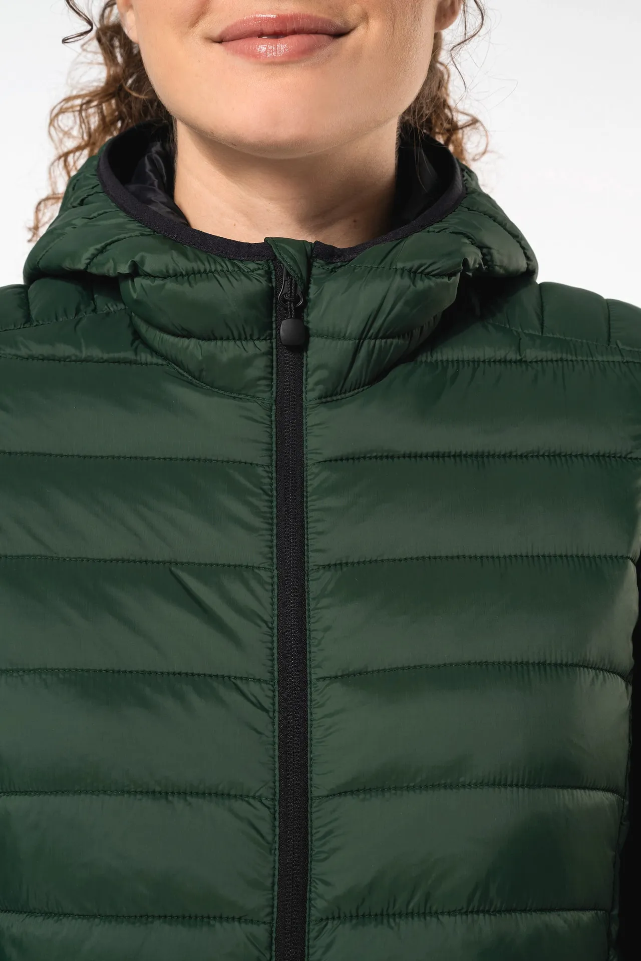 Leichte Damen-Steppjacke mit Kapuze