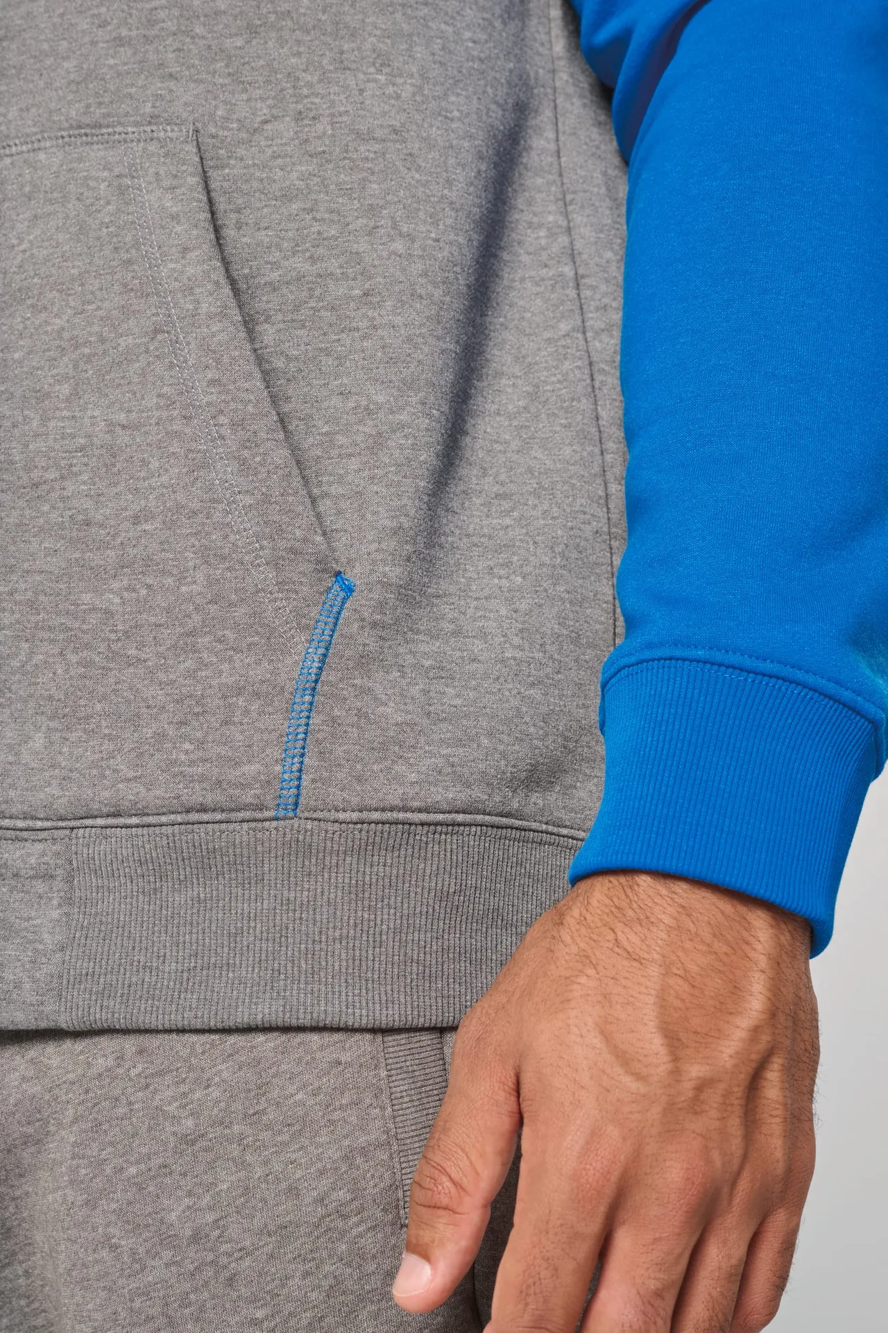 Zweifarbige Unisex-Fleecejacke mit Reißverschluss und Kapuze