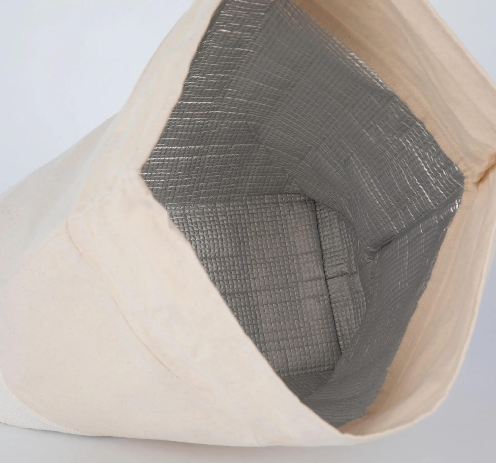 Kühltasche mit aufrollbarem Reißverschluss