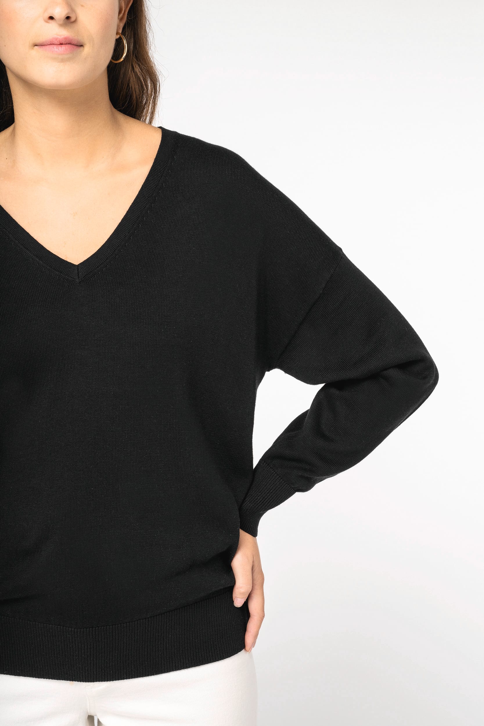 Umweltfreundlicher Damenpullover mit V-Ausschnitt aus Lyocell Umweltfreundlicher Damenpullover mit V-Ausschnitt aus Lyocell