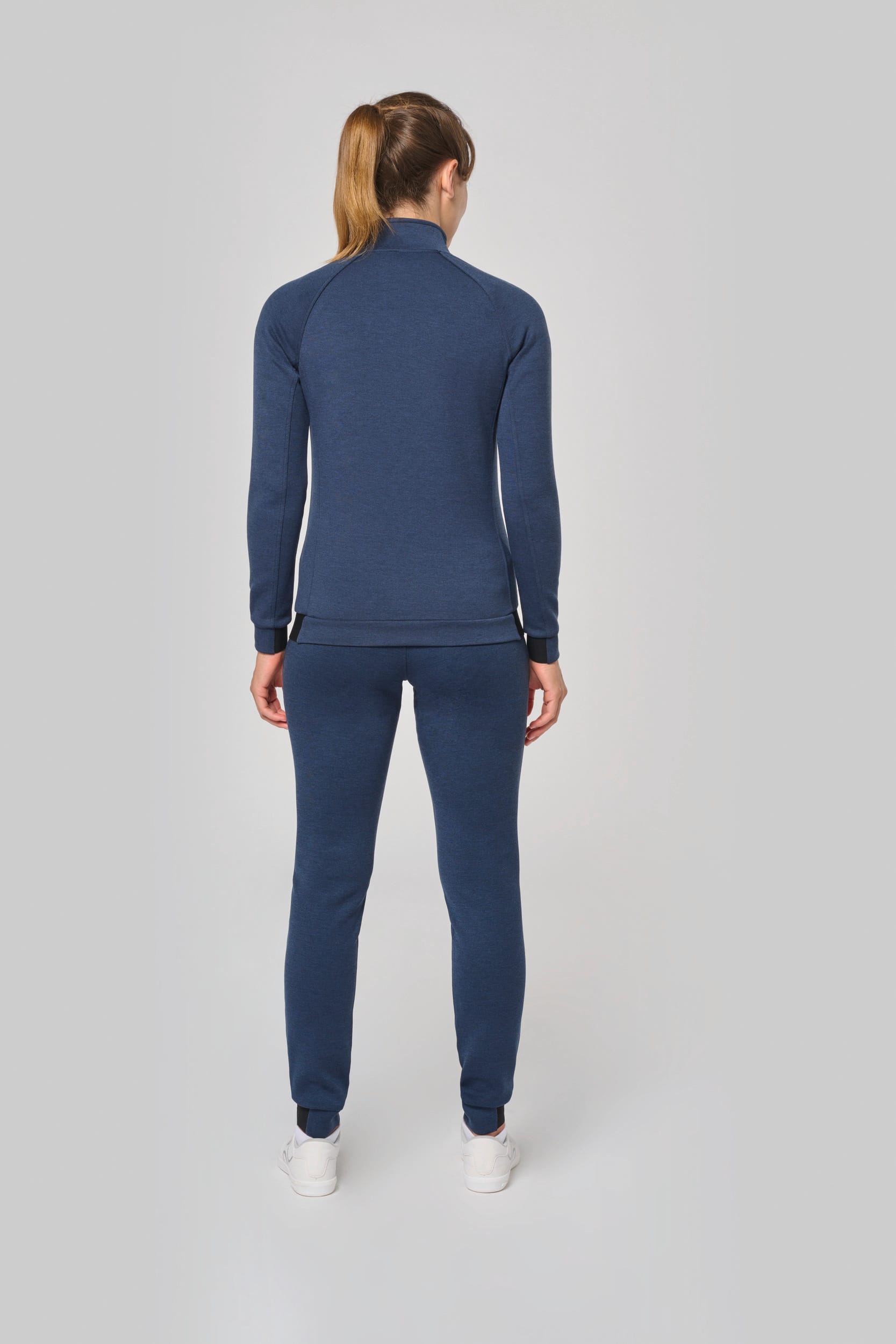 Damenjacke mit hochgeschlossenem Kragen