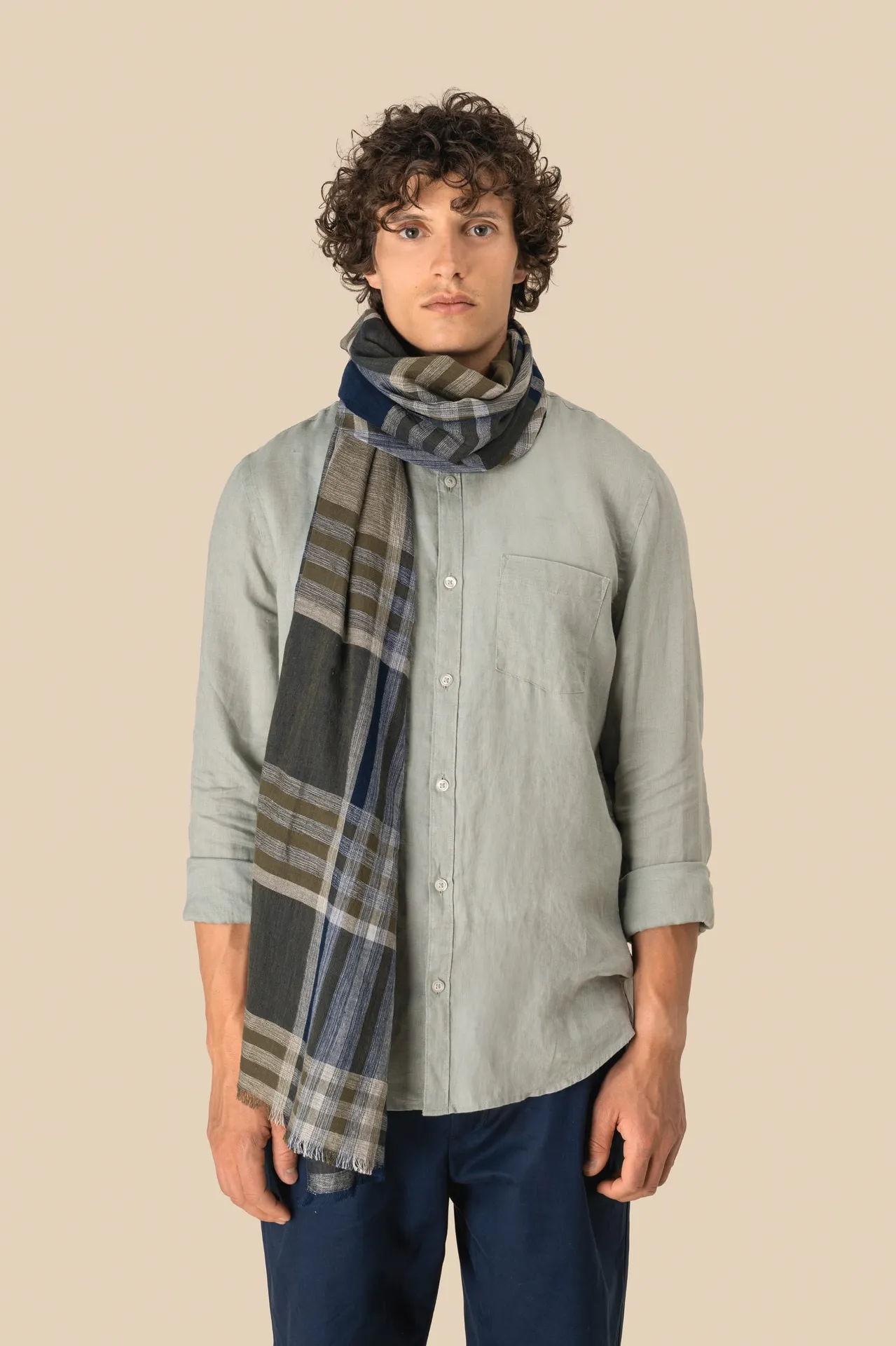 Gestreiftes und kariertes Unisex-Schal