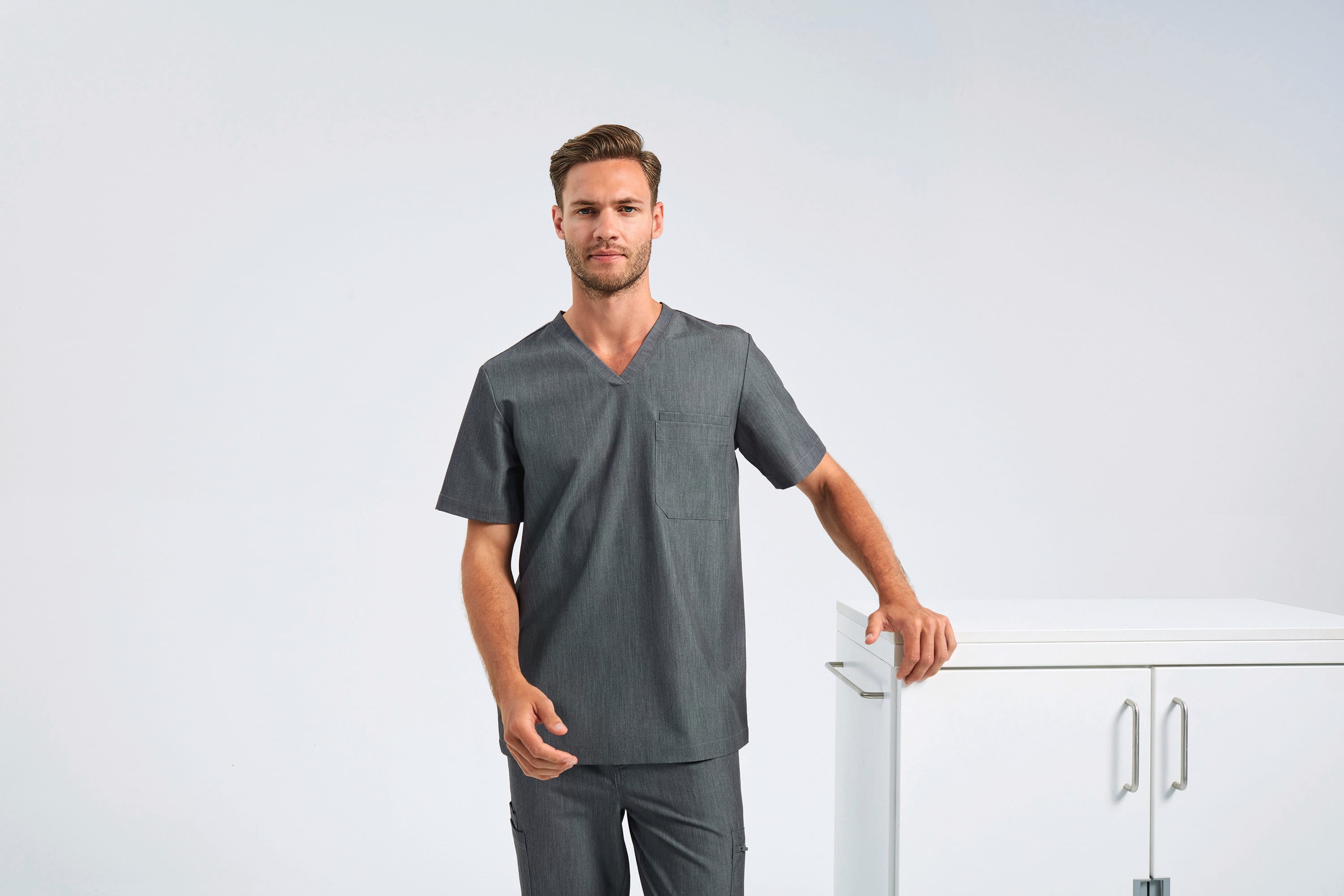 Stretch-Tunika für Herren mit kurzen Ärmeln Stretch-Tunika für Herren mit kurzen Ärmeln