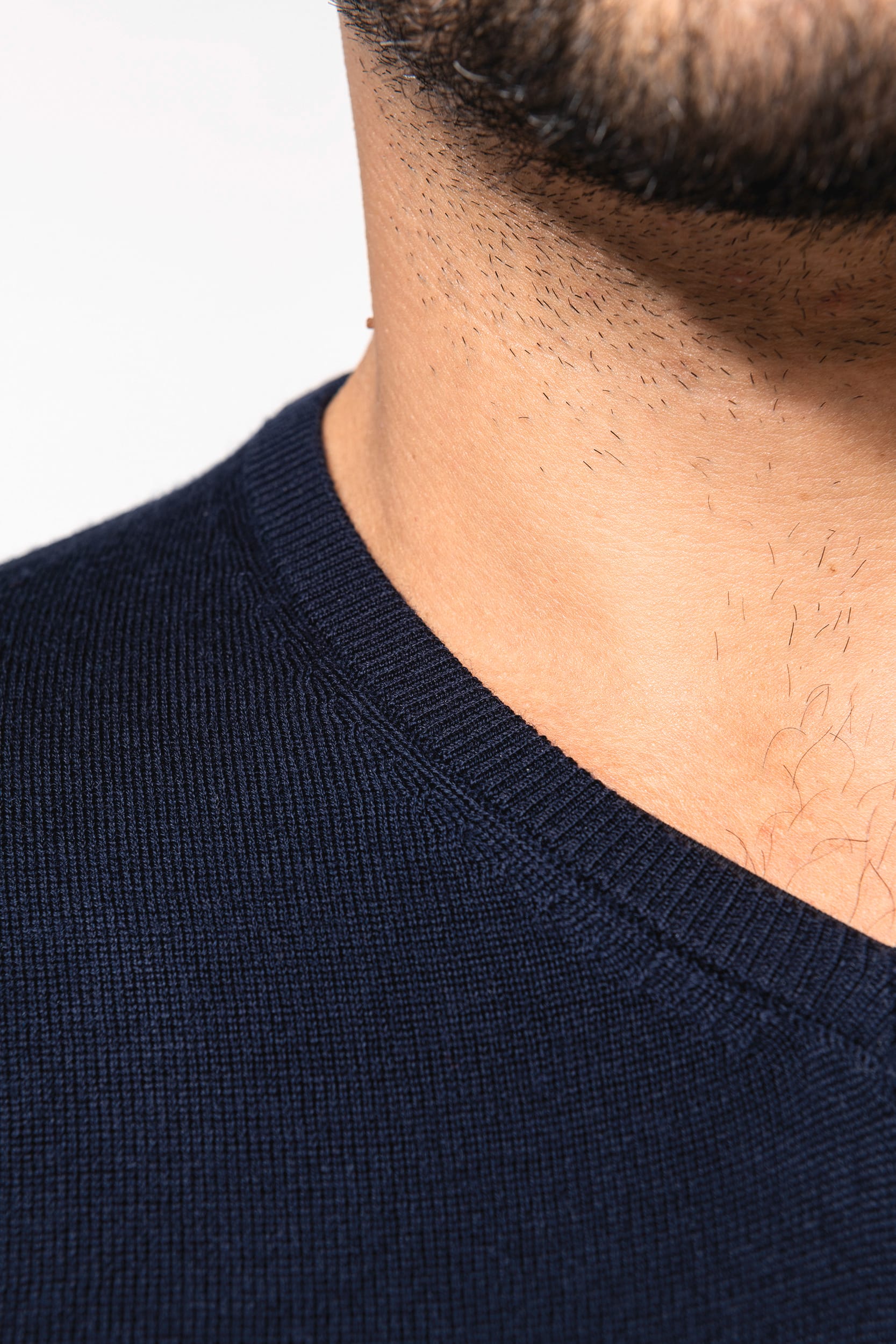 Merino-Herrenpullover mit V-Ausschnitt