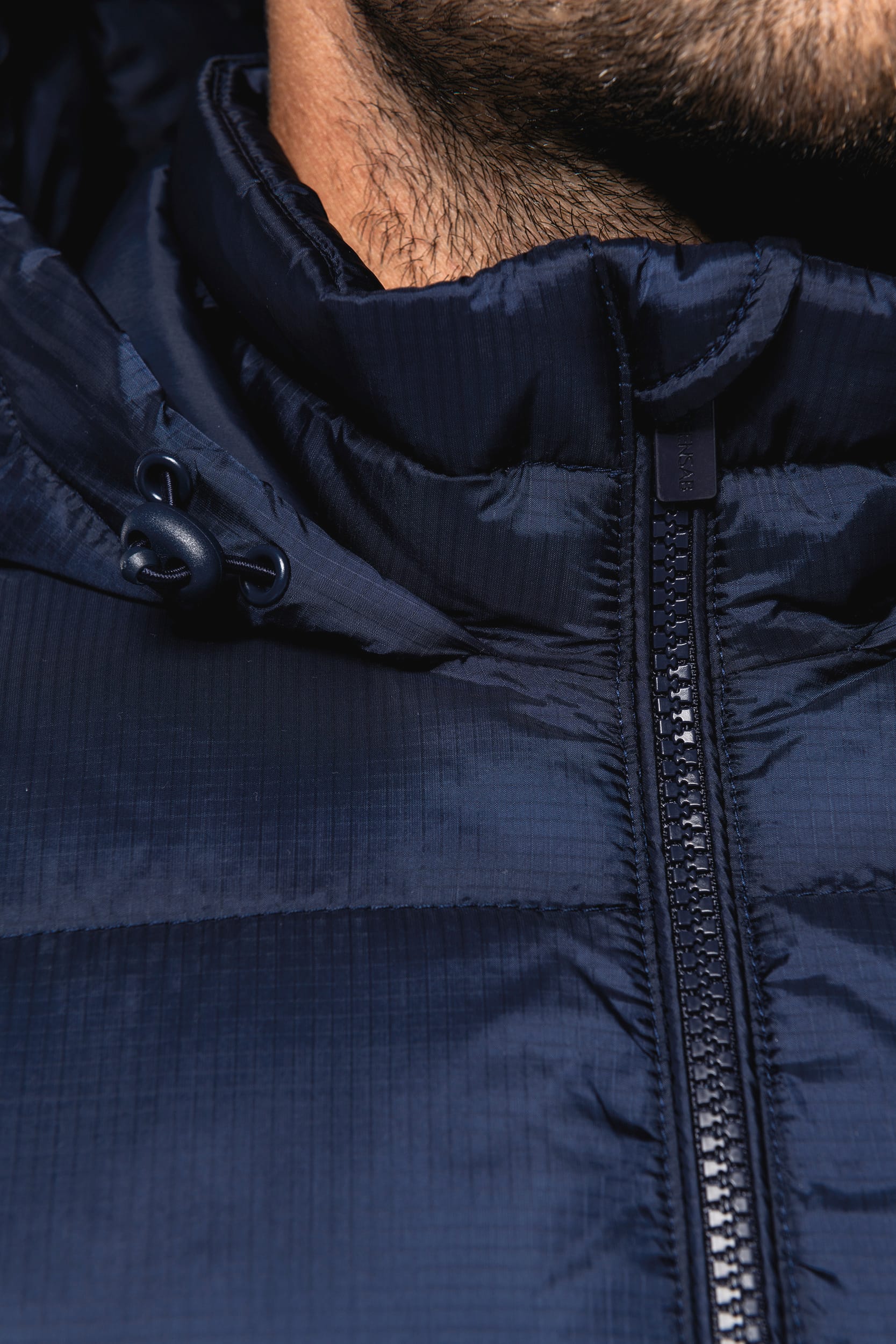 Recycelte Unisex-Ripstop-Jacke mit Kapuze Recycelte Unisex-Ripstop-Jacke mit Kapuze