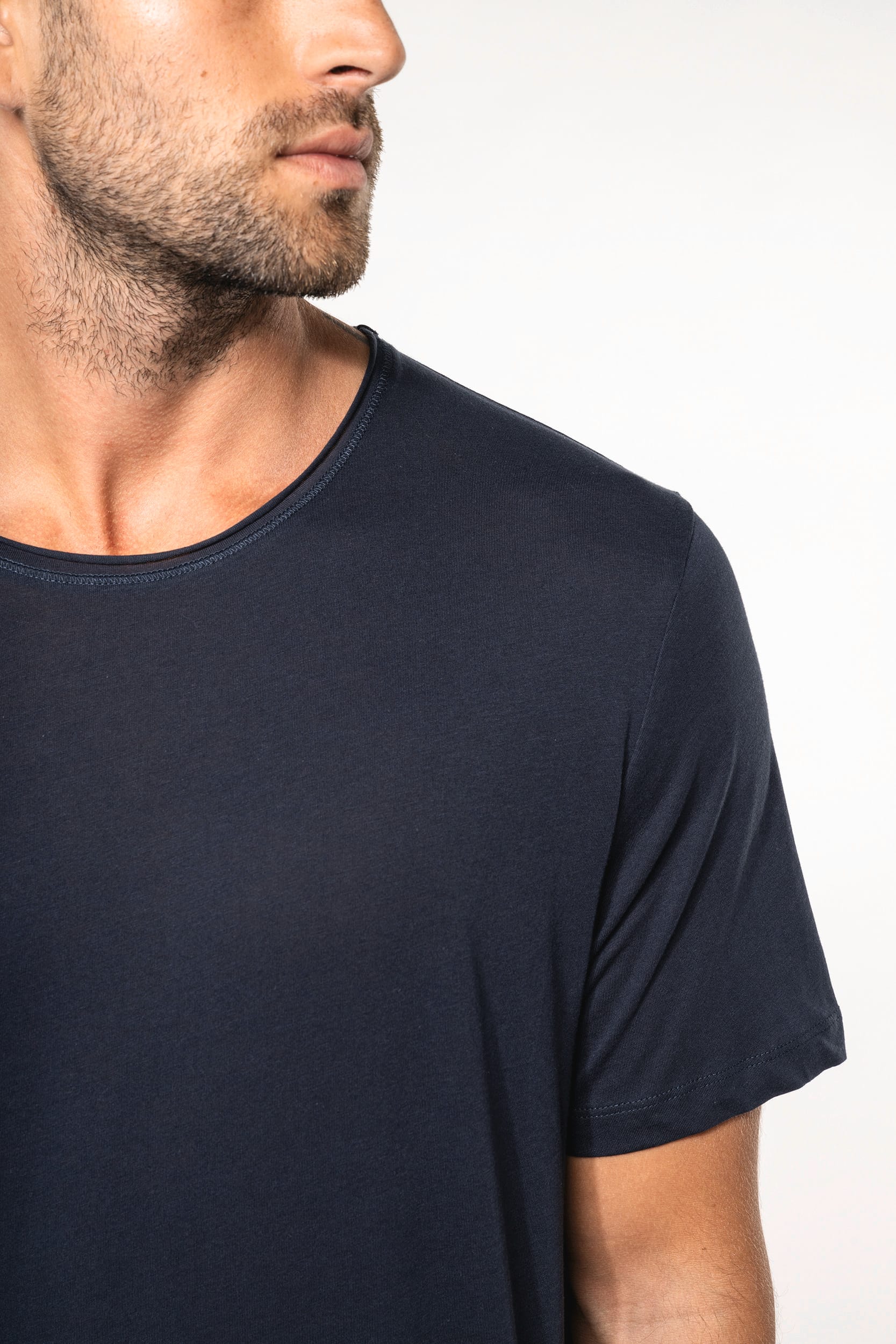 Bio-T-Shirt mit kurzen Ärmeln und ungesäumten Halsausschnitt