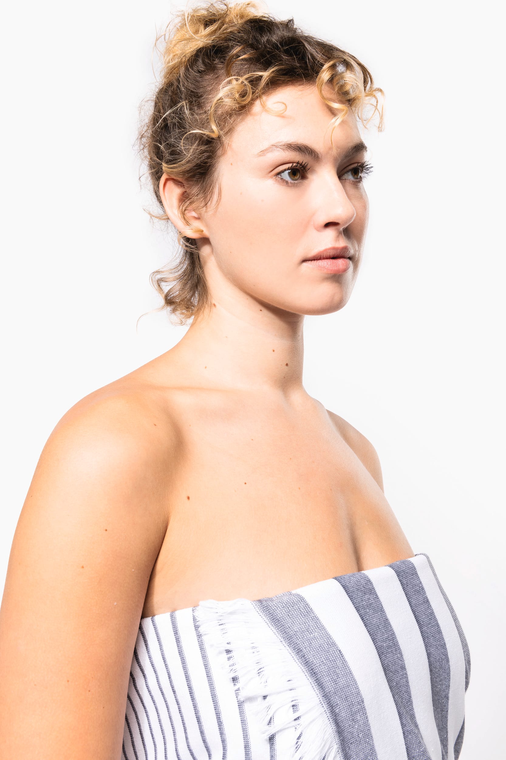 Gestreiftes Fouta-Tuch mit Fransen Gestreiftes Fouta-Tuch mit Fransen