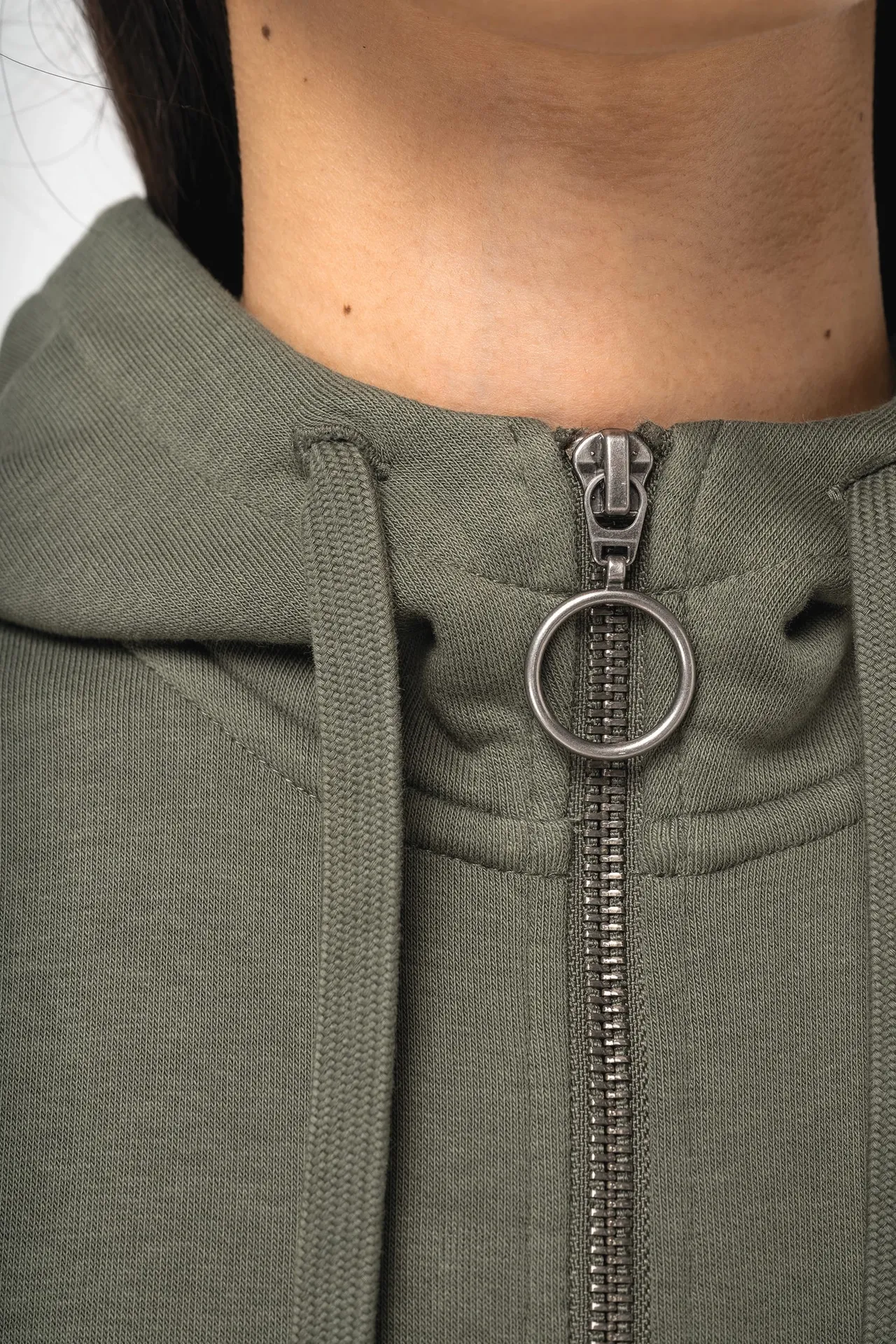 Umweltfreundliches Damen-Kapuzensweatshirt aus French Terry mit Reißverschluss