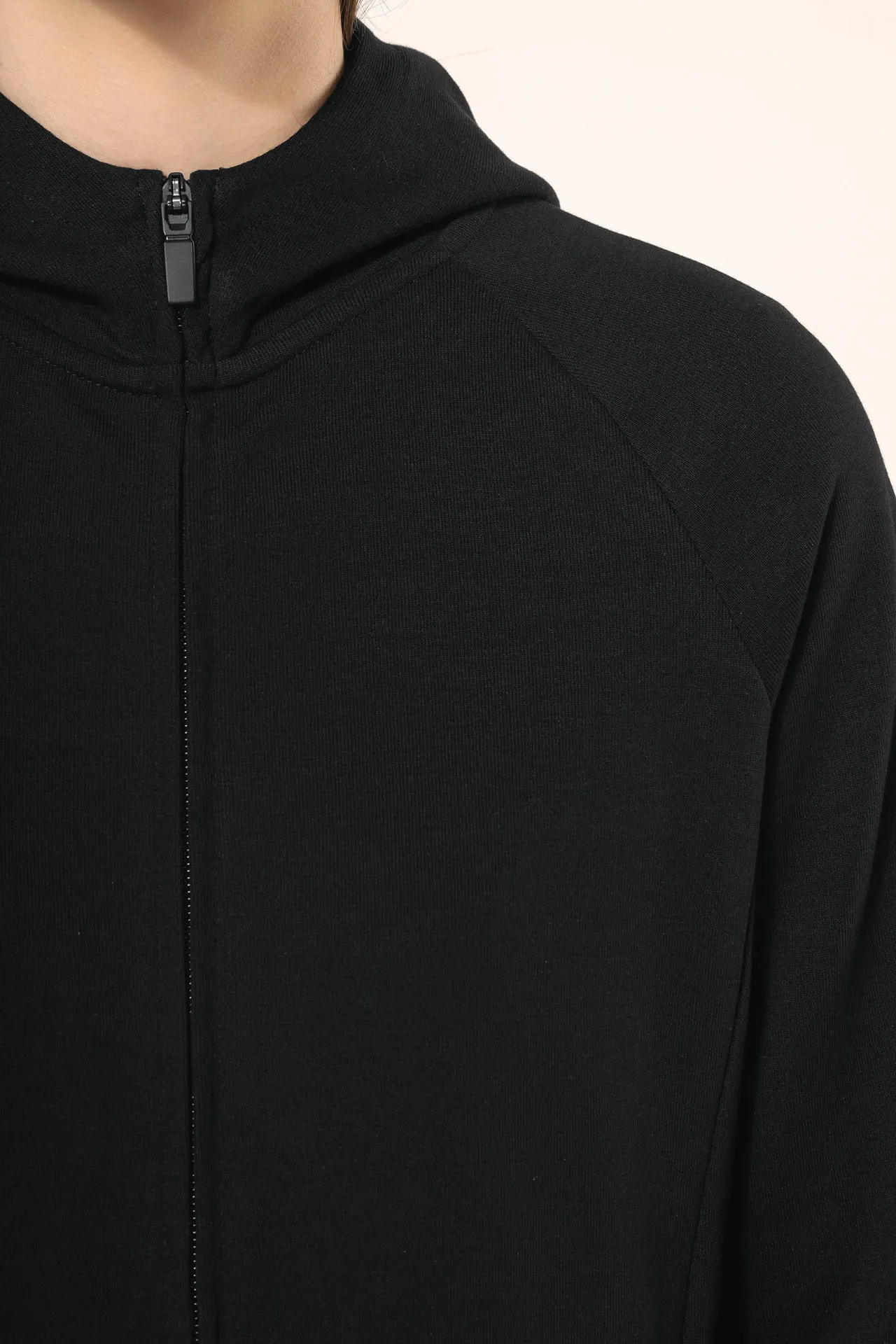 Damenjacke mit Reißverschluss und Kapuze