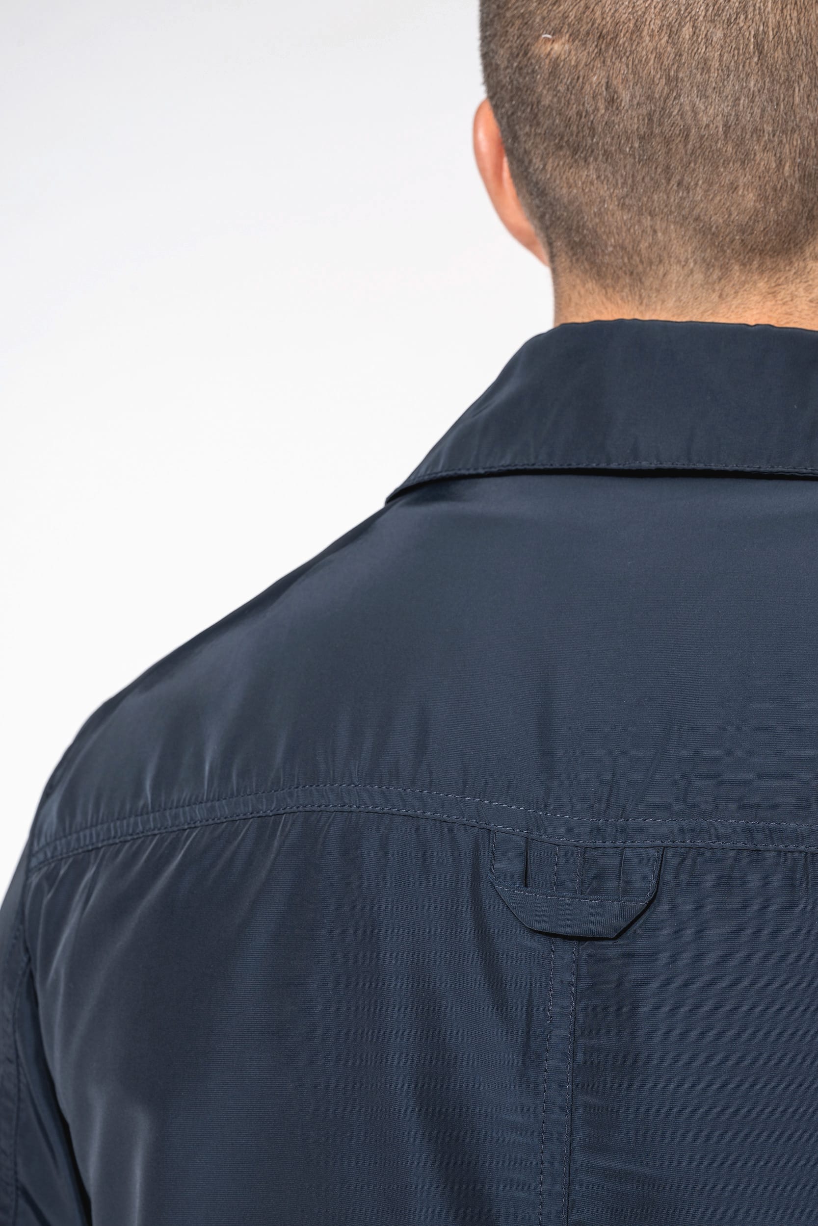 Leichter Herren-Trenchcoat