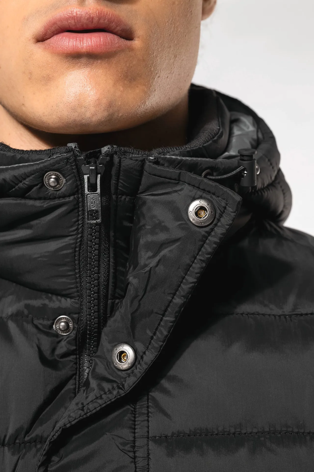 Leichter Herren-Daunenparka mit Kapuze