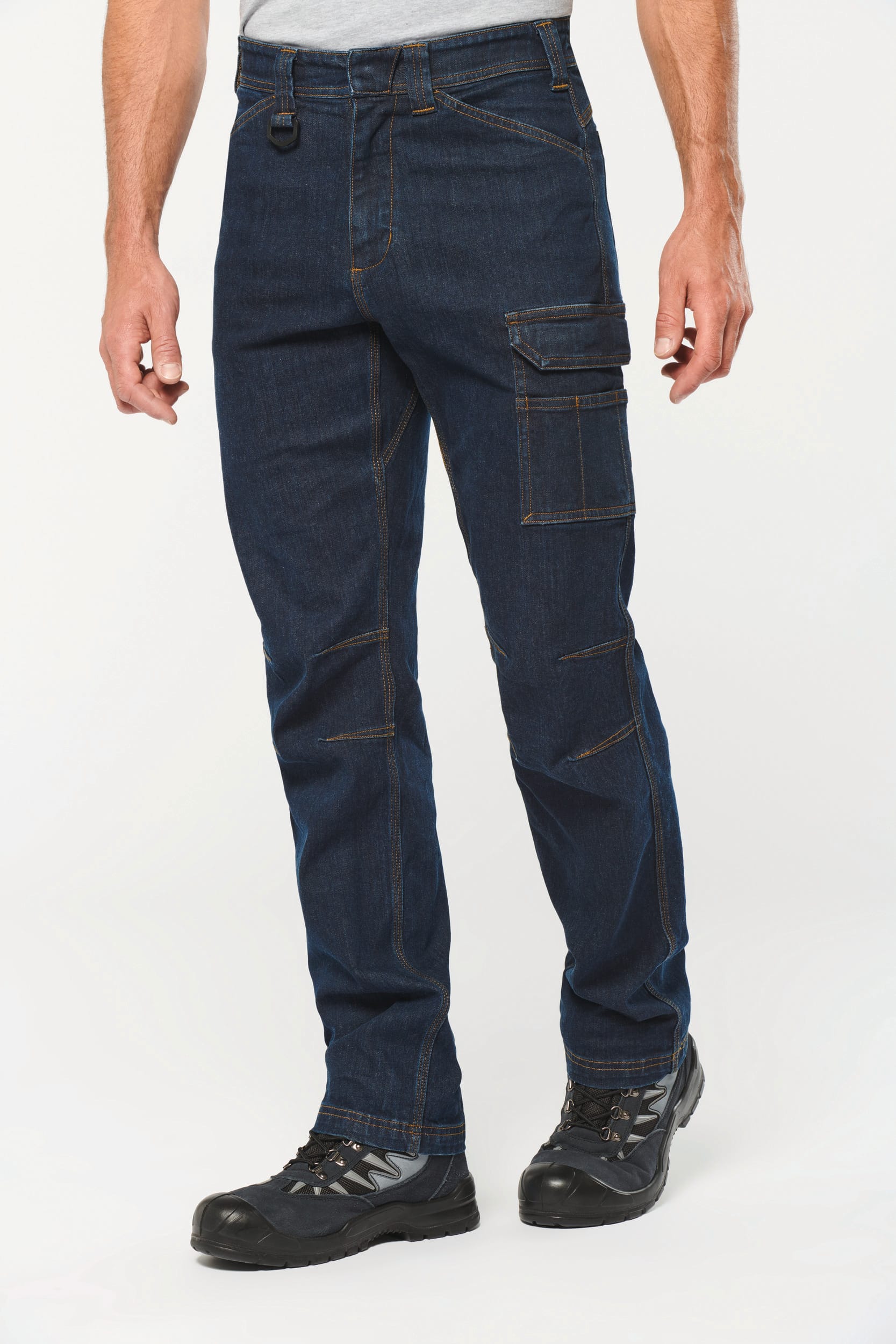 Denim-Herrenhose mit mehreren Taschen Denim-Herrenhose mit mehreren Taschen