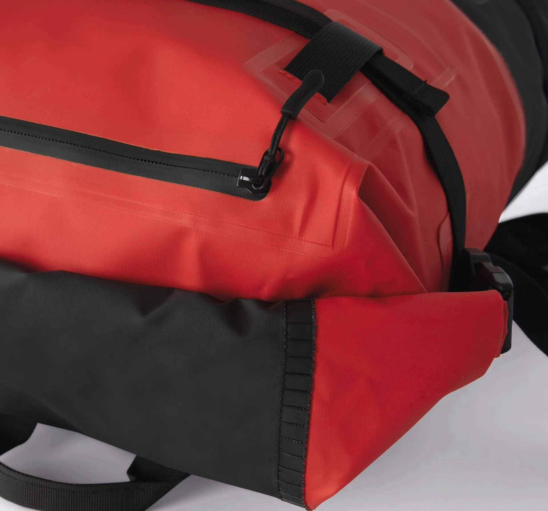 Wasserdichter Rucksack mit Kompressionsriemen