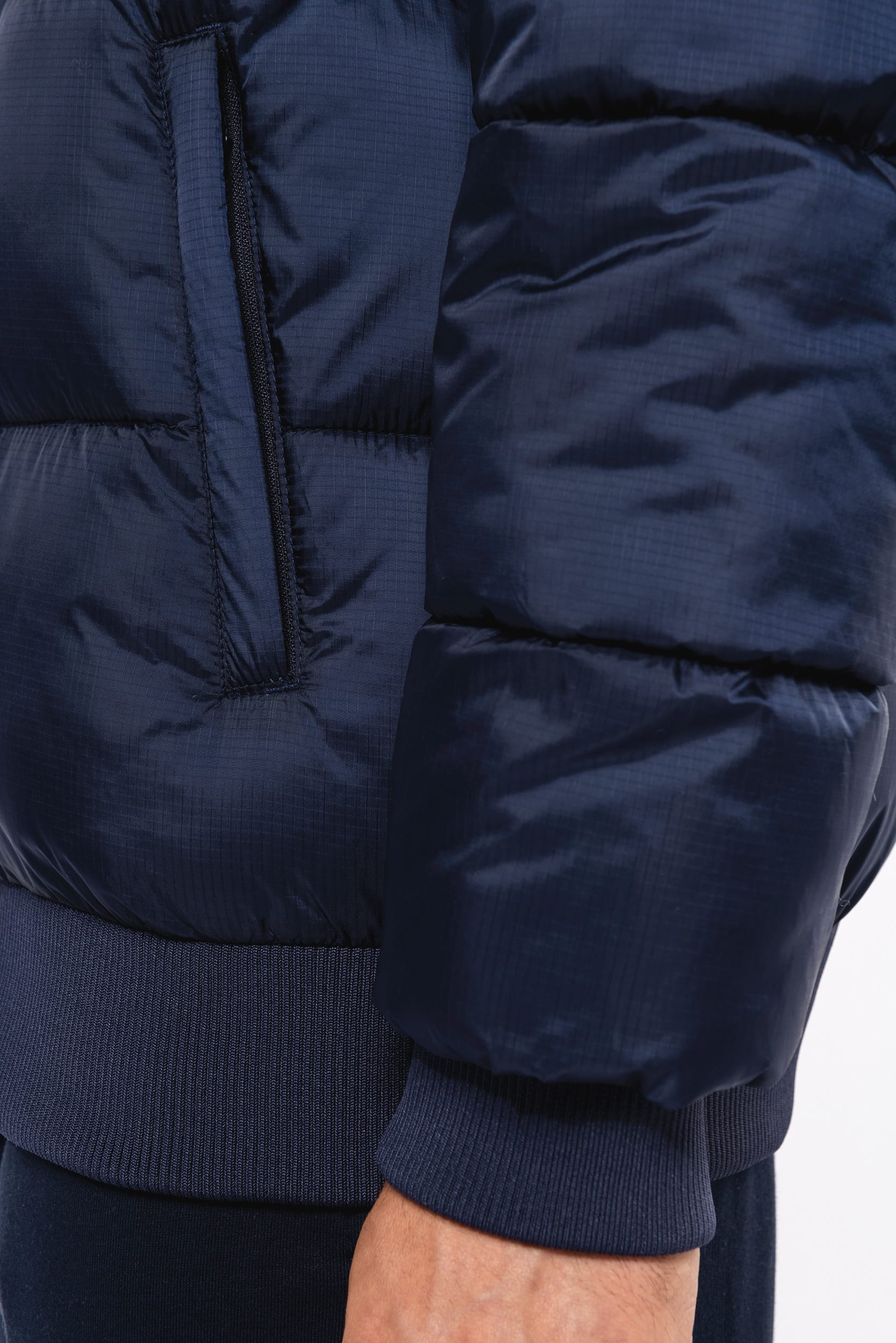 Recycelte Unisex-Ripstop-Jacke mit Kapuze Recycelte Unisex-Ripstop-Jacke mit Kapuze