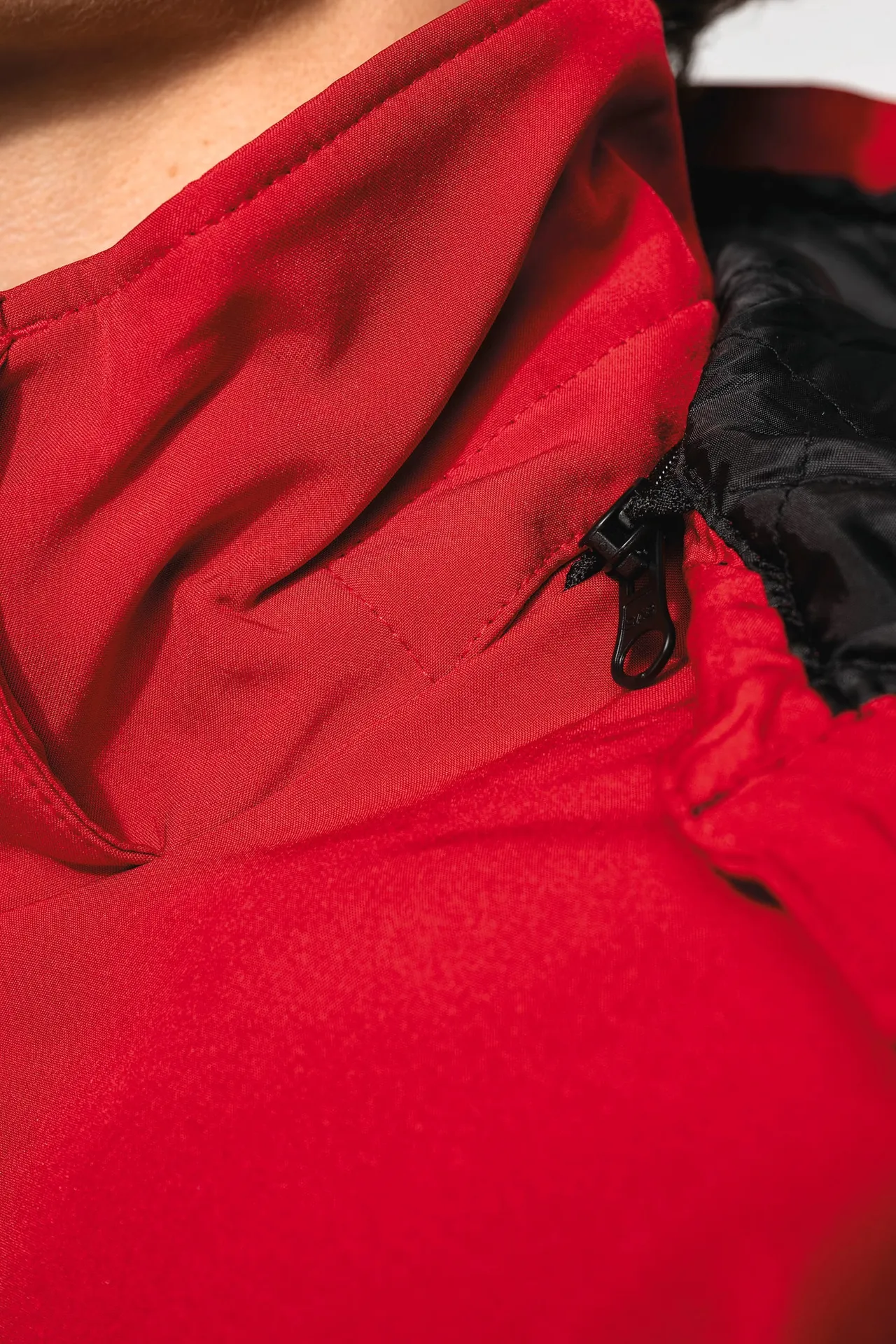 Herrenparka Softshell wattiert mit Kapuze