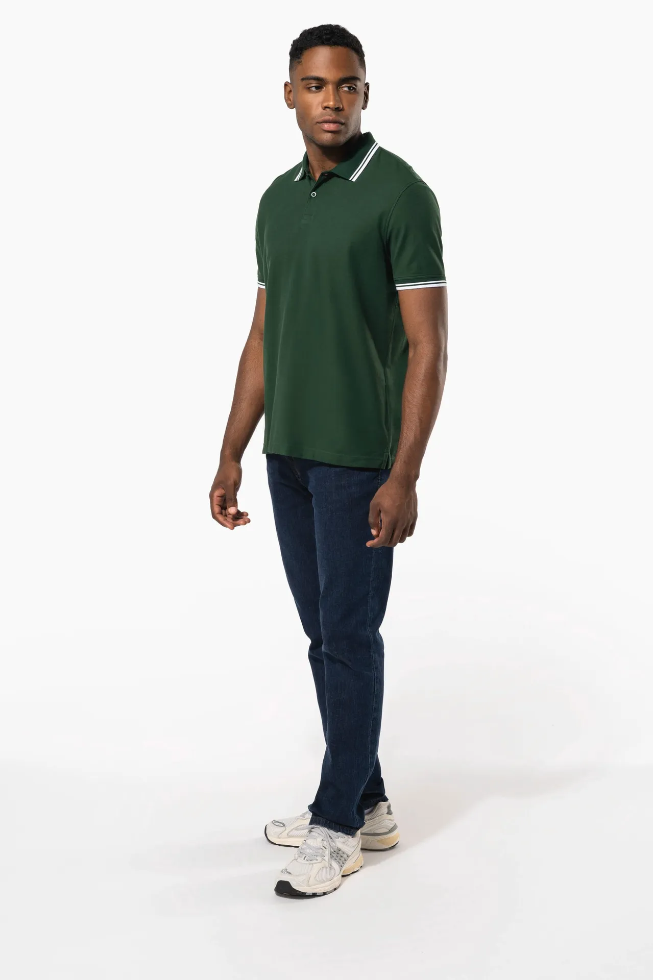 Herren Poloshirt mit kurzen Ärmeln und kontrastfarbenen Paspeln