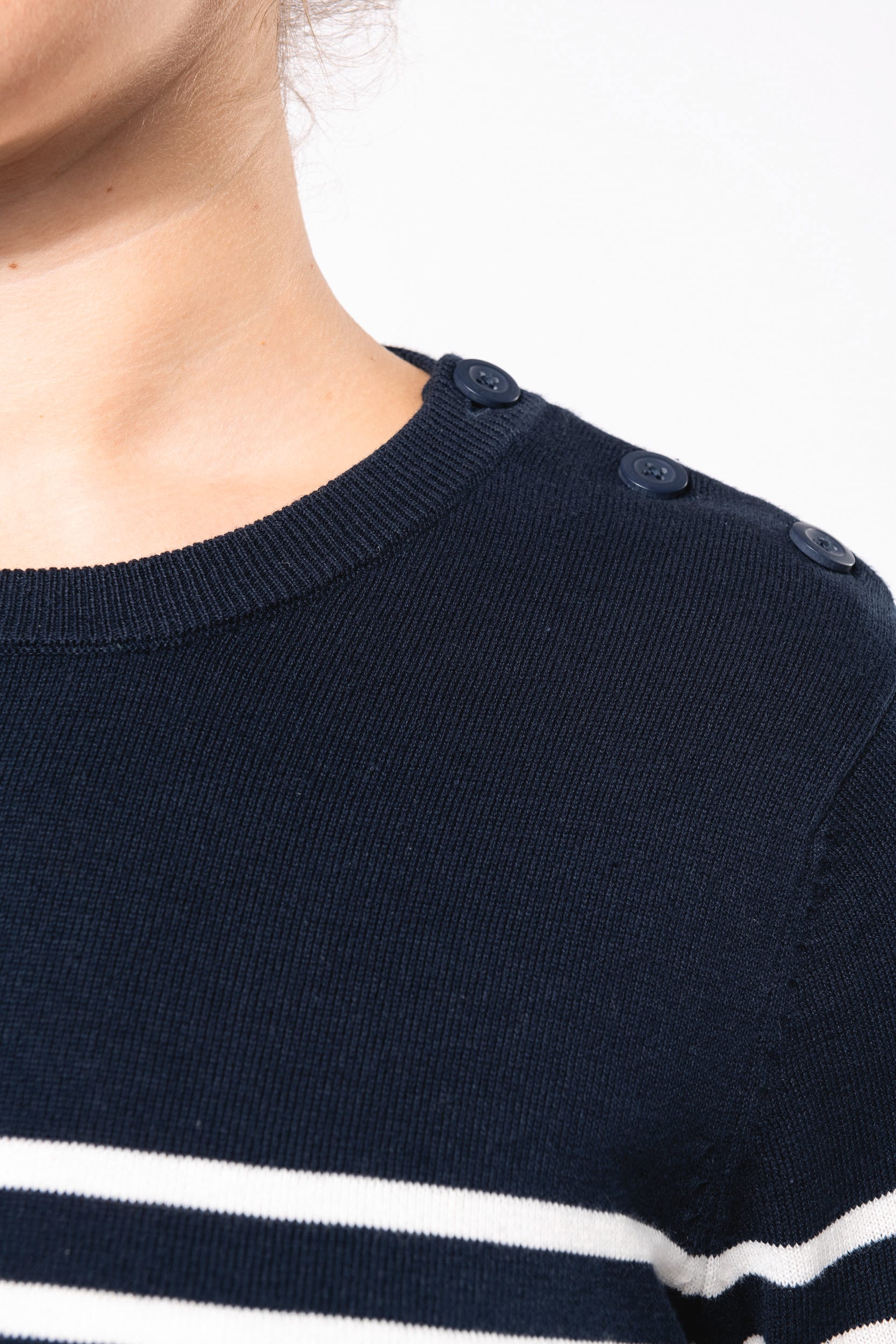Damenpullover im Marine-Stil