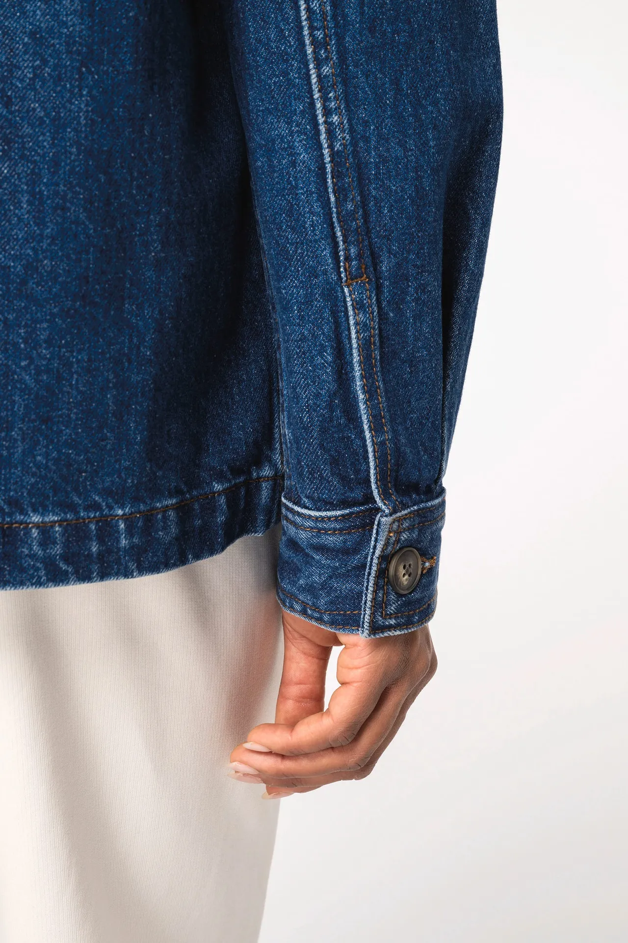 Umweltfreundliche Unisex-Jeansjacke mit überschnittenen Schultern