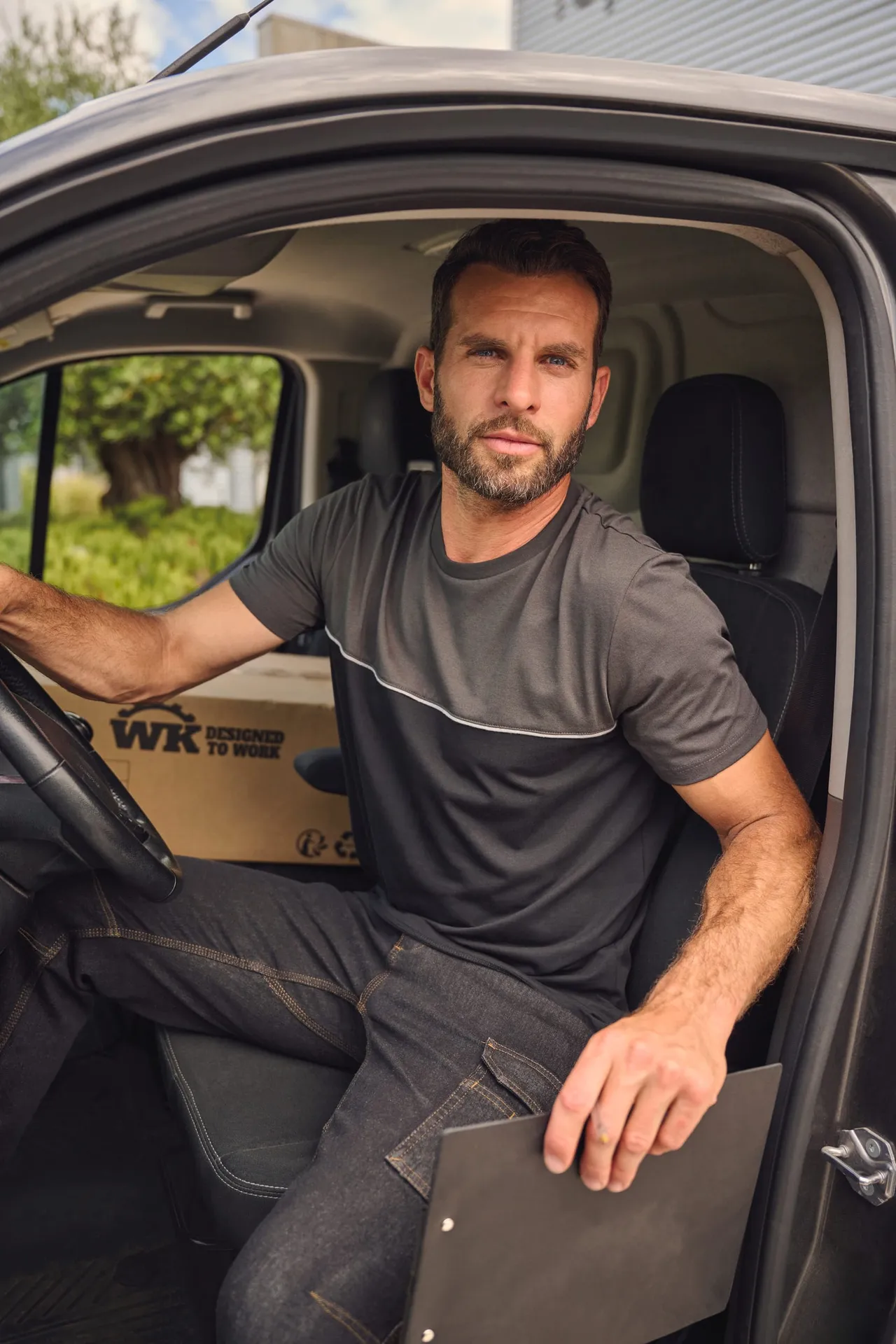 Denim-Herrenhose mit mehreren Taschen