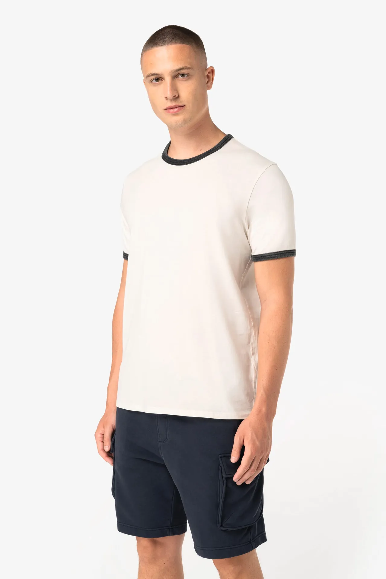 Umweltfreundliches Ringer-T-Shirt mit kontrastierenden Kanten und verwaschenem Effekt für Herren