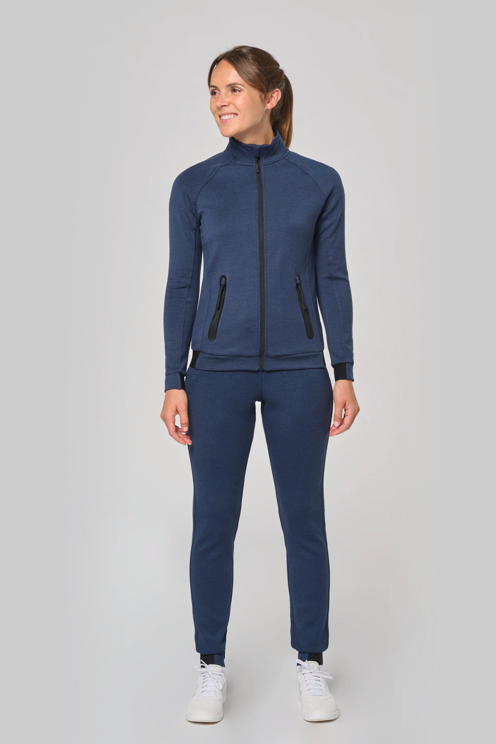 Damenjacke mit hochgeschlossenem Kragen