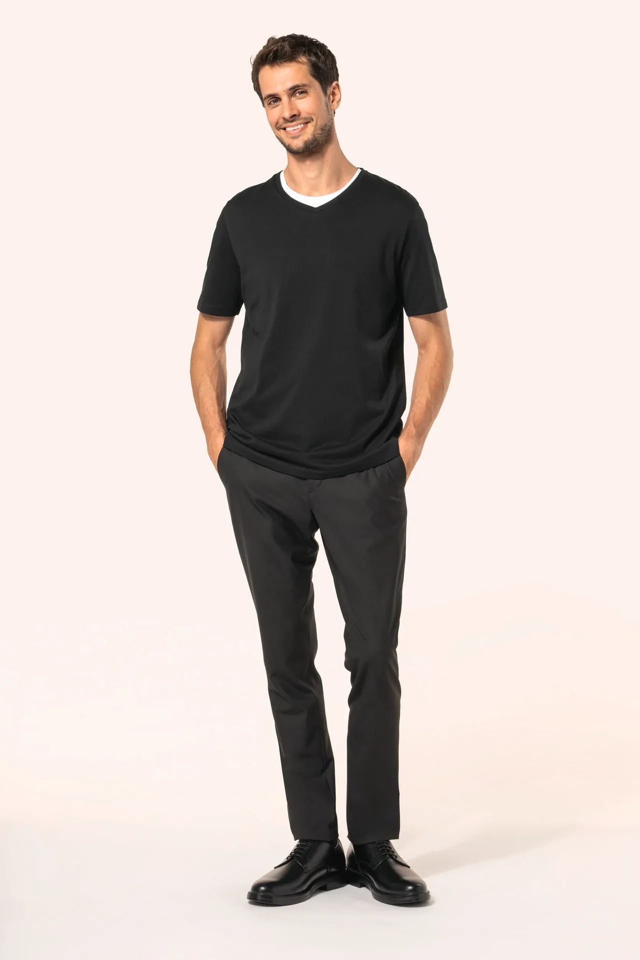 Supima® Herren-T-Shirt mit V-Ausschnitt und kurzen Ärmeln