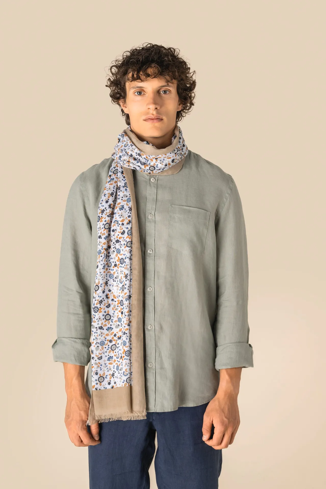 Unisex-Schal mit Blumenmuster