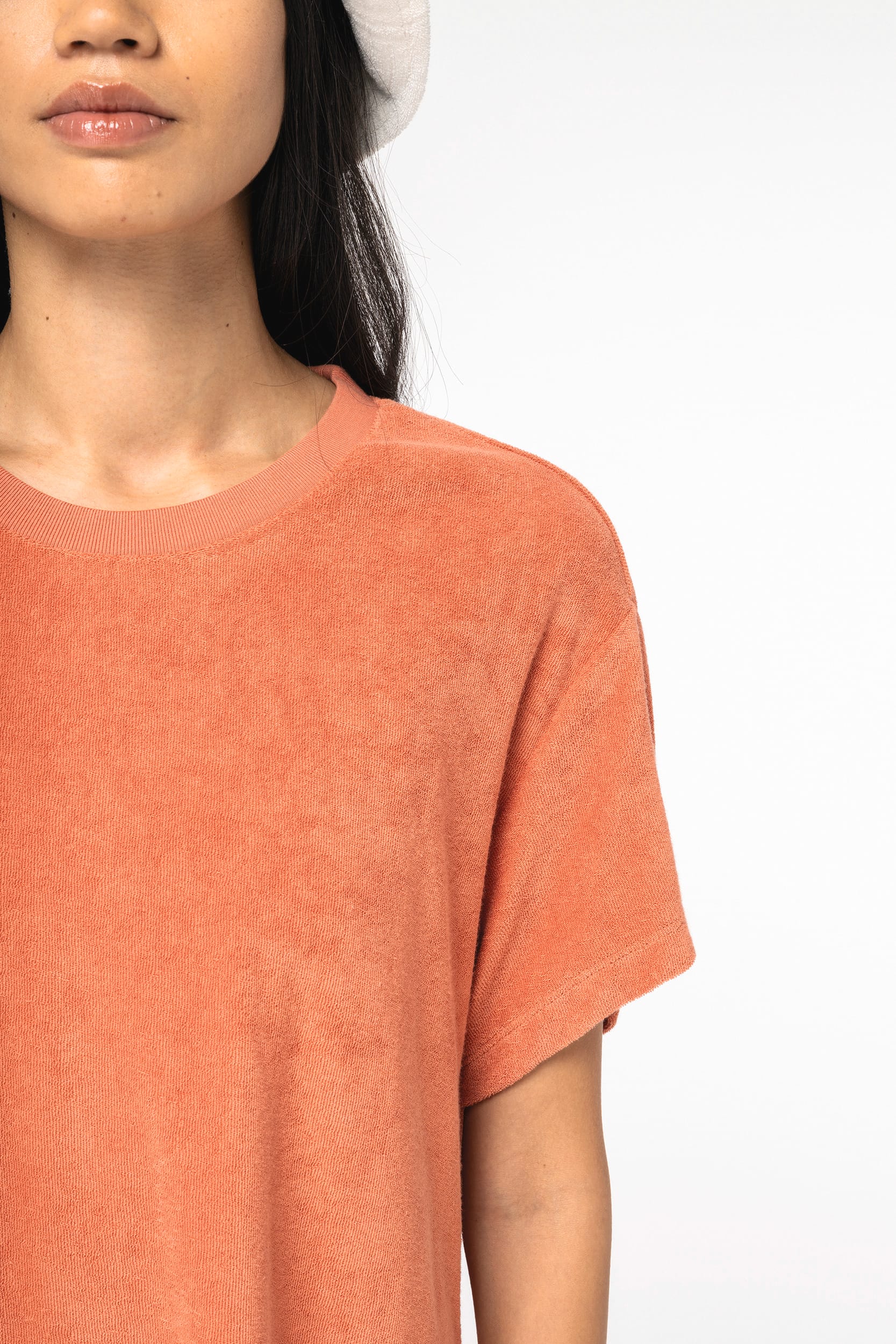 Umweltfreundliches Damen-T-Shirt-Kleid aus Frottee mit überschnittener Schulterpartie