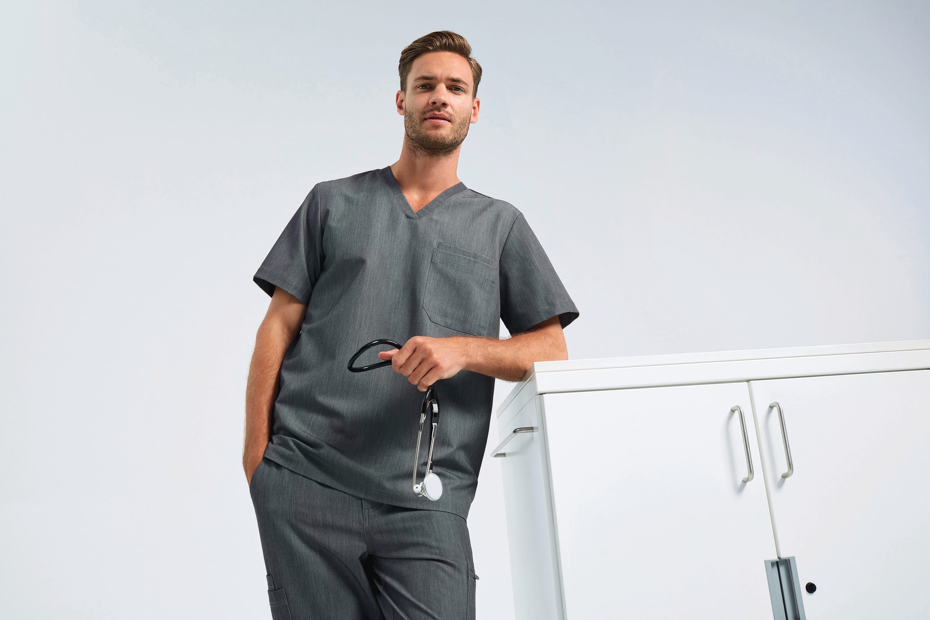 Stretch-Tunika für Herren mit kurzen Ärmeln Stretch-Tunika für Herren mit kurzen Ärmeln