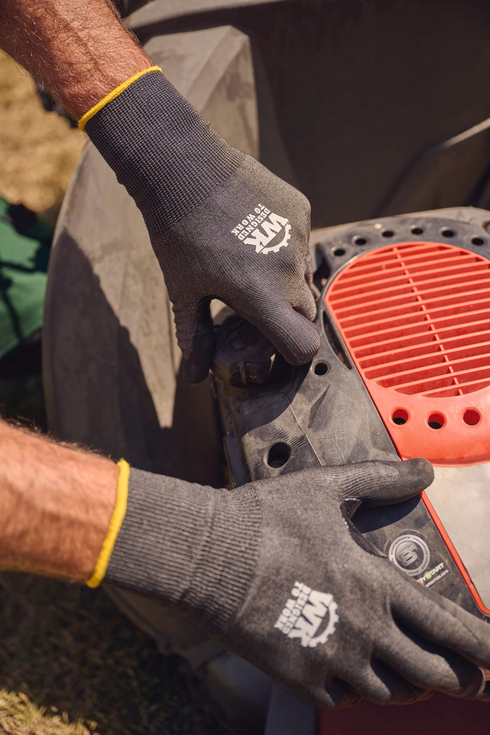 Touchscreen-kompatible und schnittfeste Schutzhandschuhe