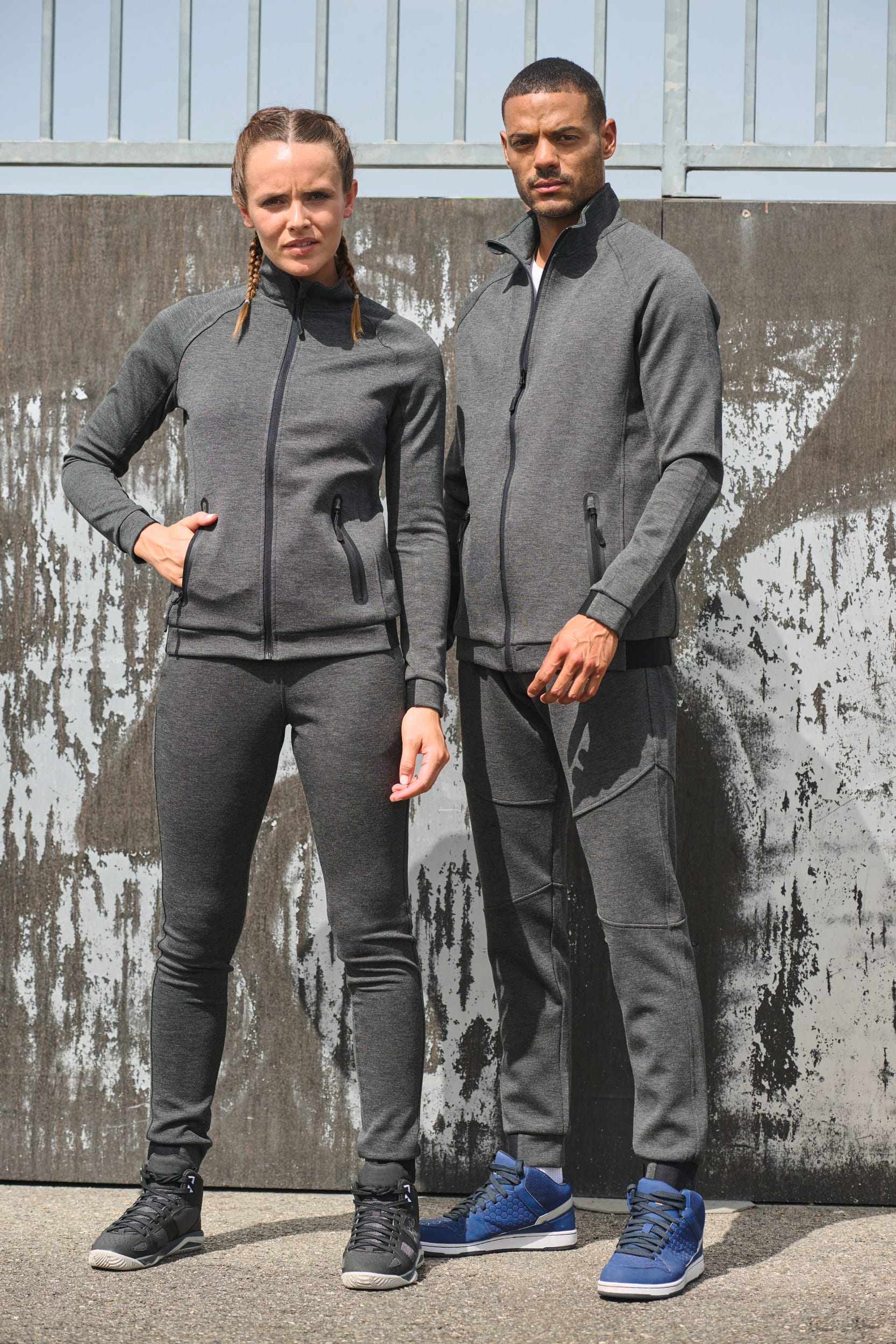 Damenjacke mit hochgeschlossenem Kragen