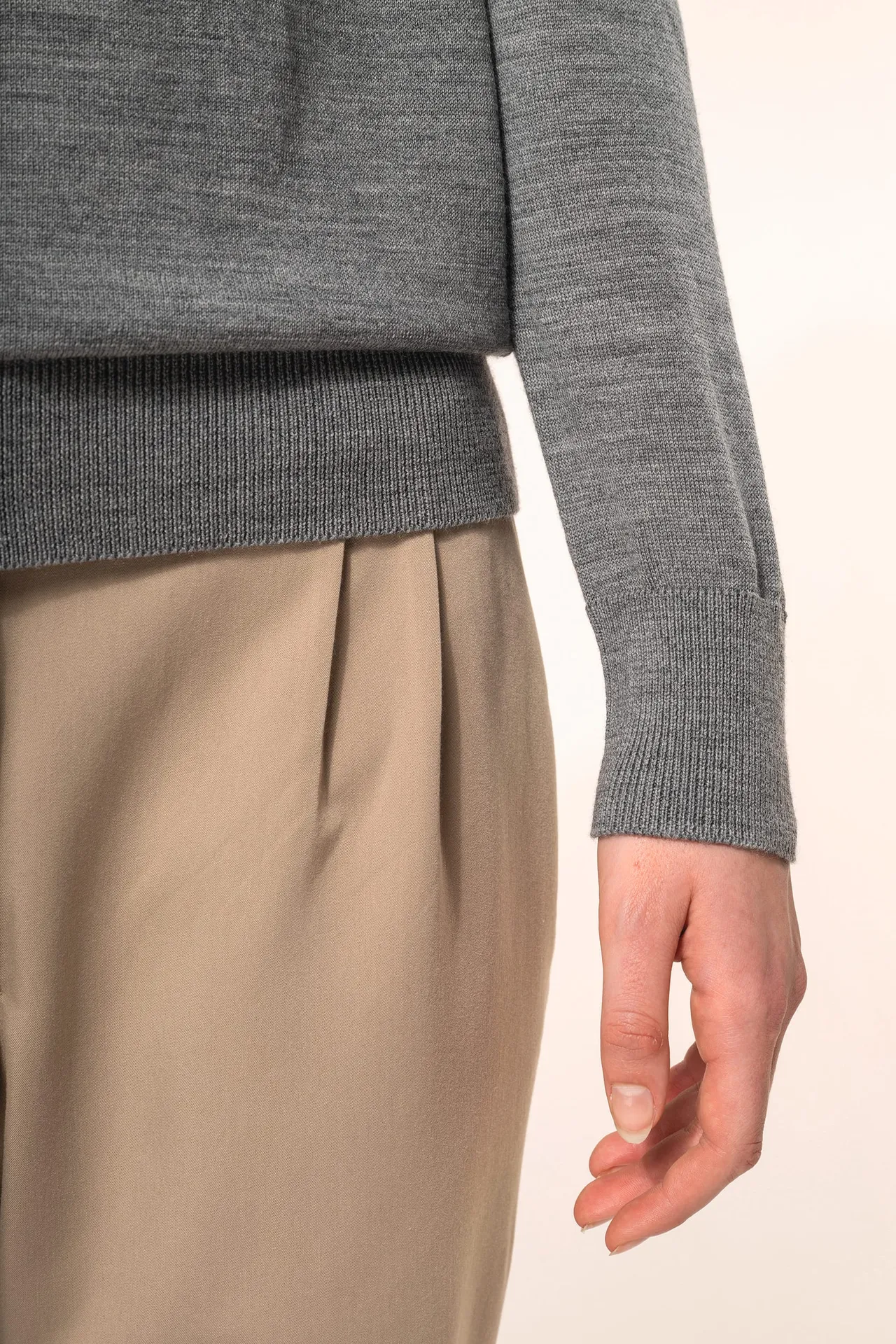 Merino-Damenpullover mit V-Ausschnitt