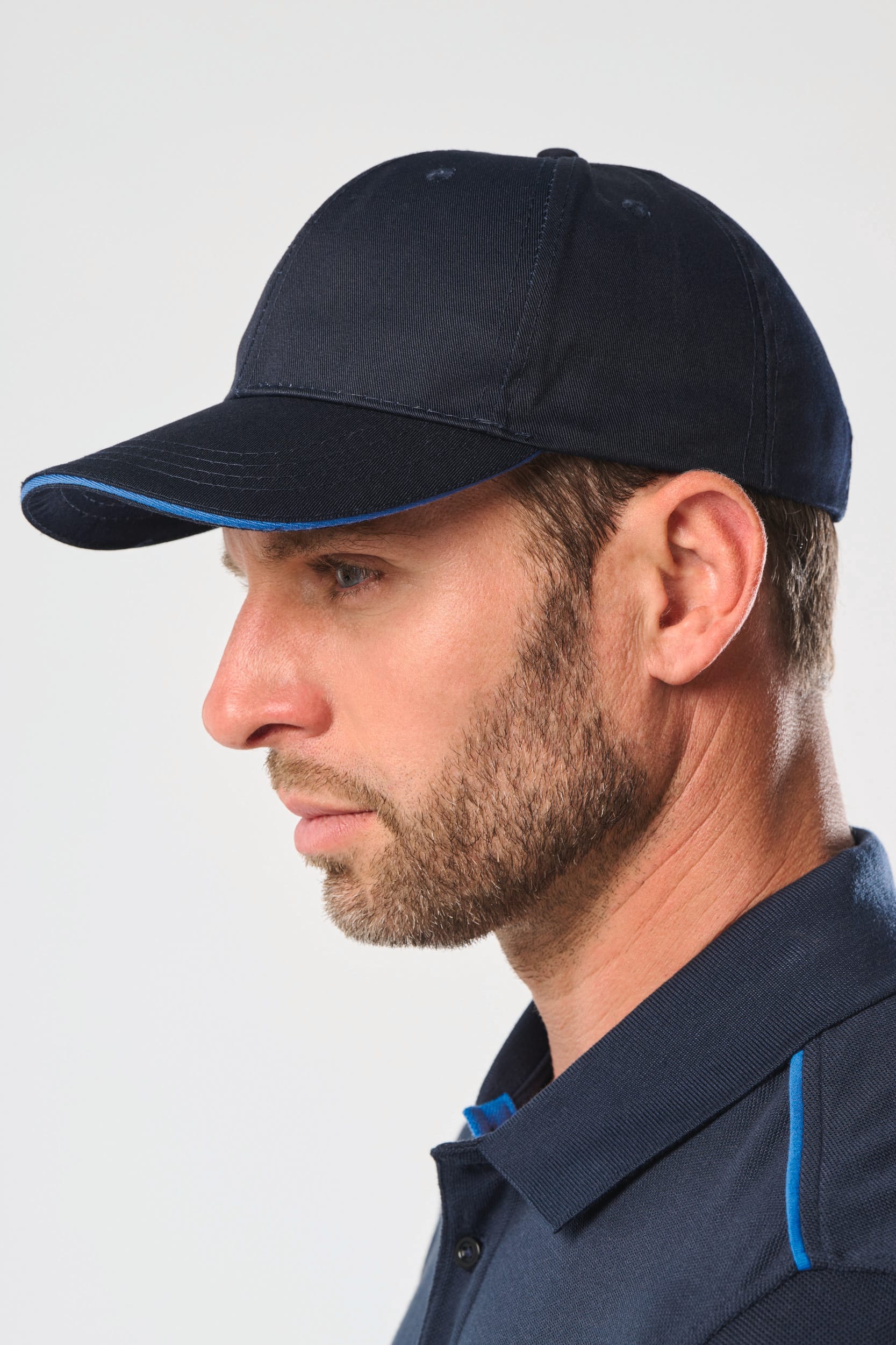 6-Panel-Cap mit Kontrast-Sandwichschirm OEKO-TEX® STANDARD 100